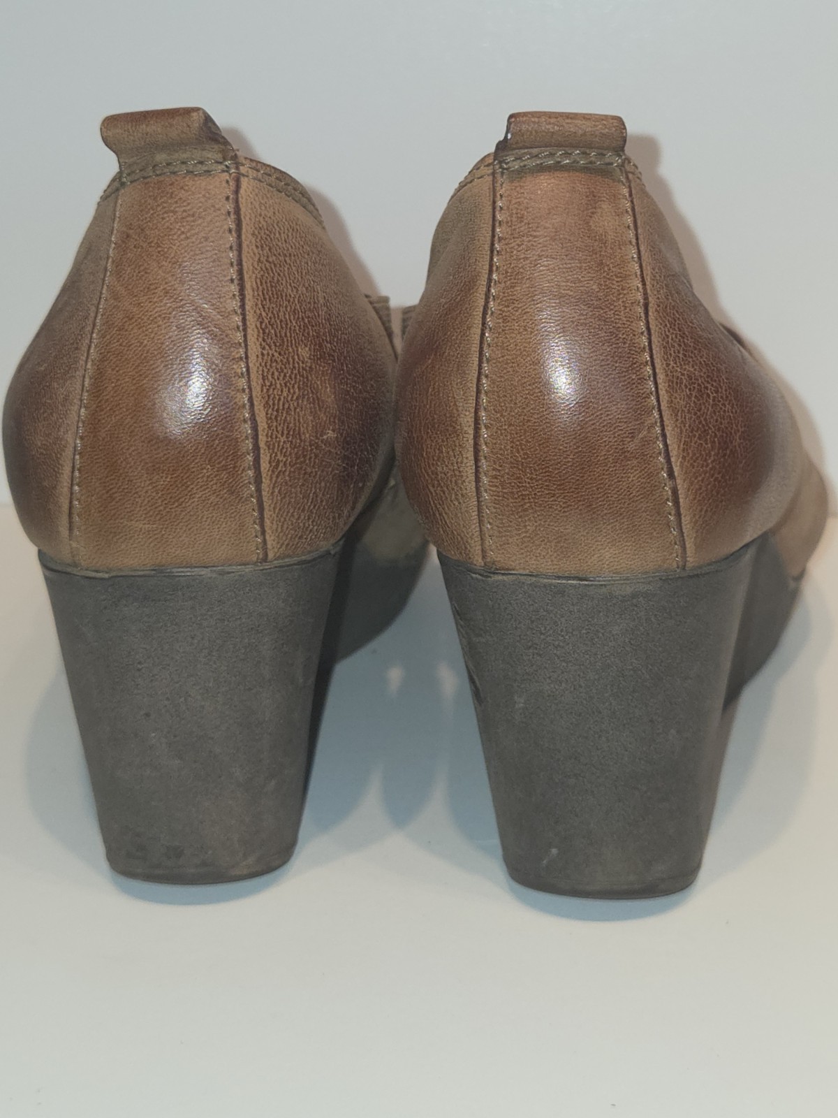 OTBT Washougal Wedge Clogs Womens Size 8M Brown Leather Slip On Comfort Shoes