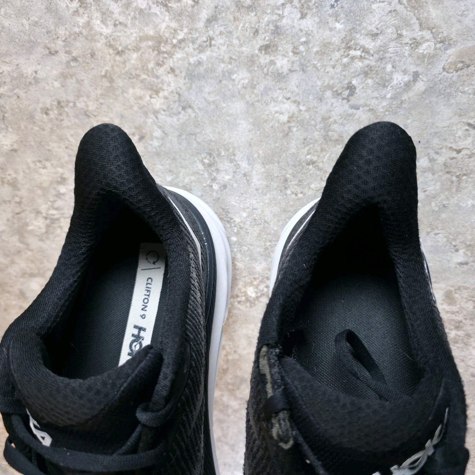 Hoka One One Clifton 9 Mens 11 D Black White Gym Running Shoes Sneakers