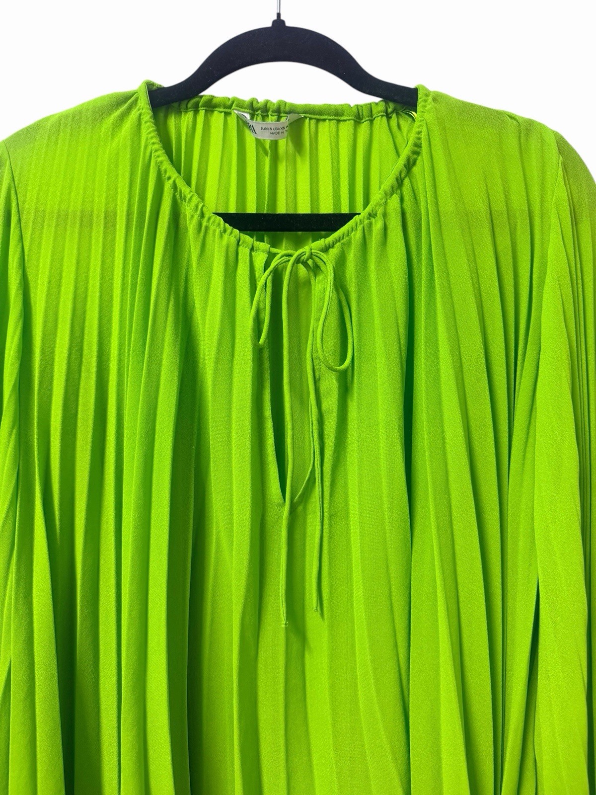 Zara Pleated Sheer Flowy Top Lime Green Size XS (Fits US 6)
