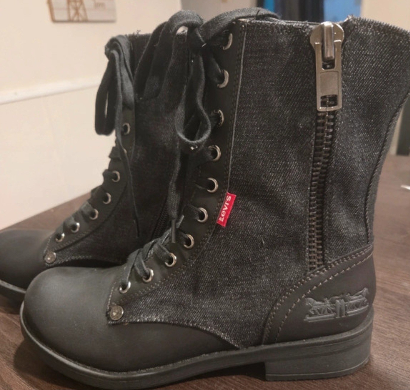 Levi’s Womens Combat Boots Dark Brown Denim Lace Up Zip Size 7.5