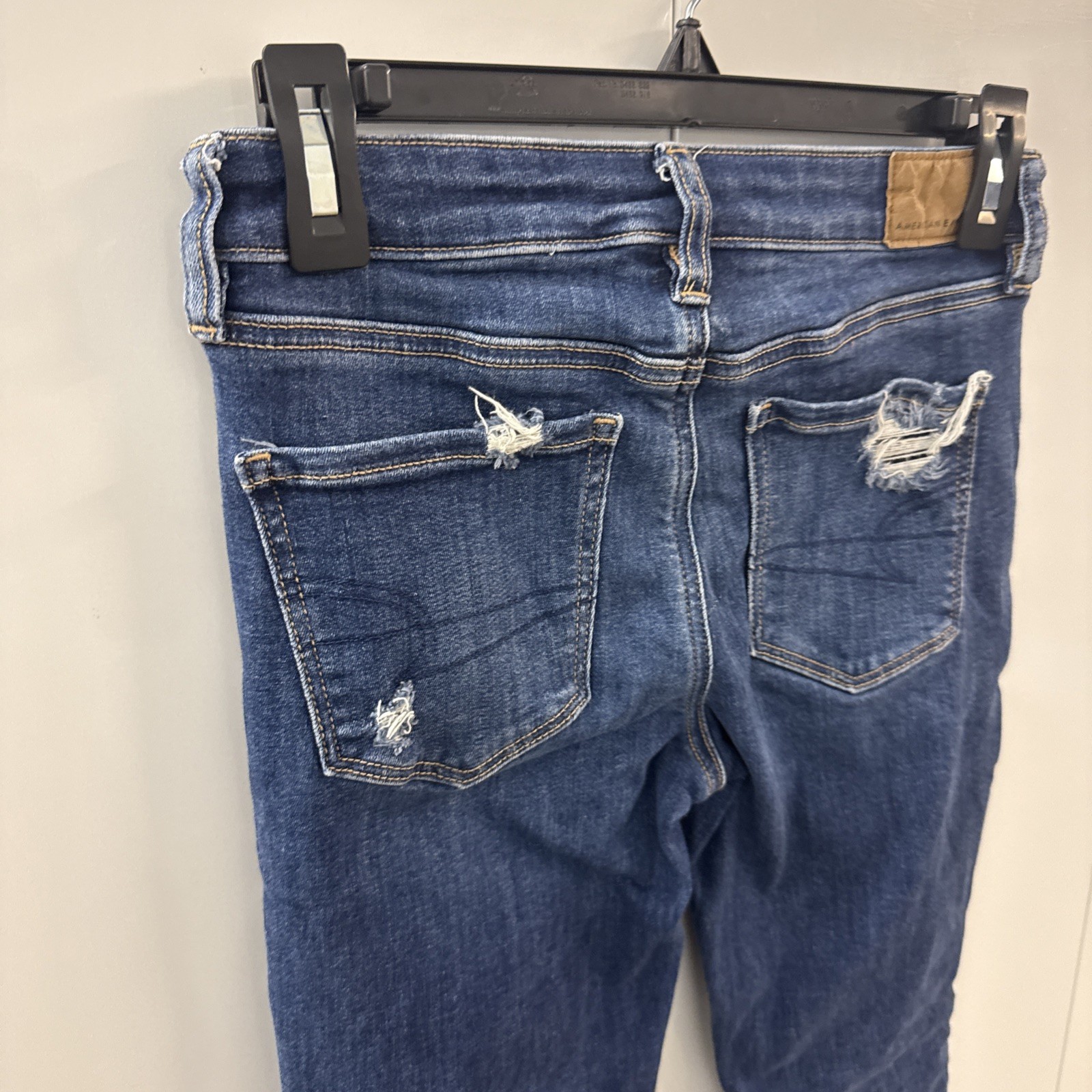 American Eagle Next Level Stretch Women’s Low Rise Jeggings Size 0 Distressed