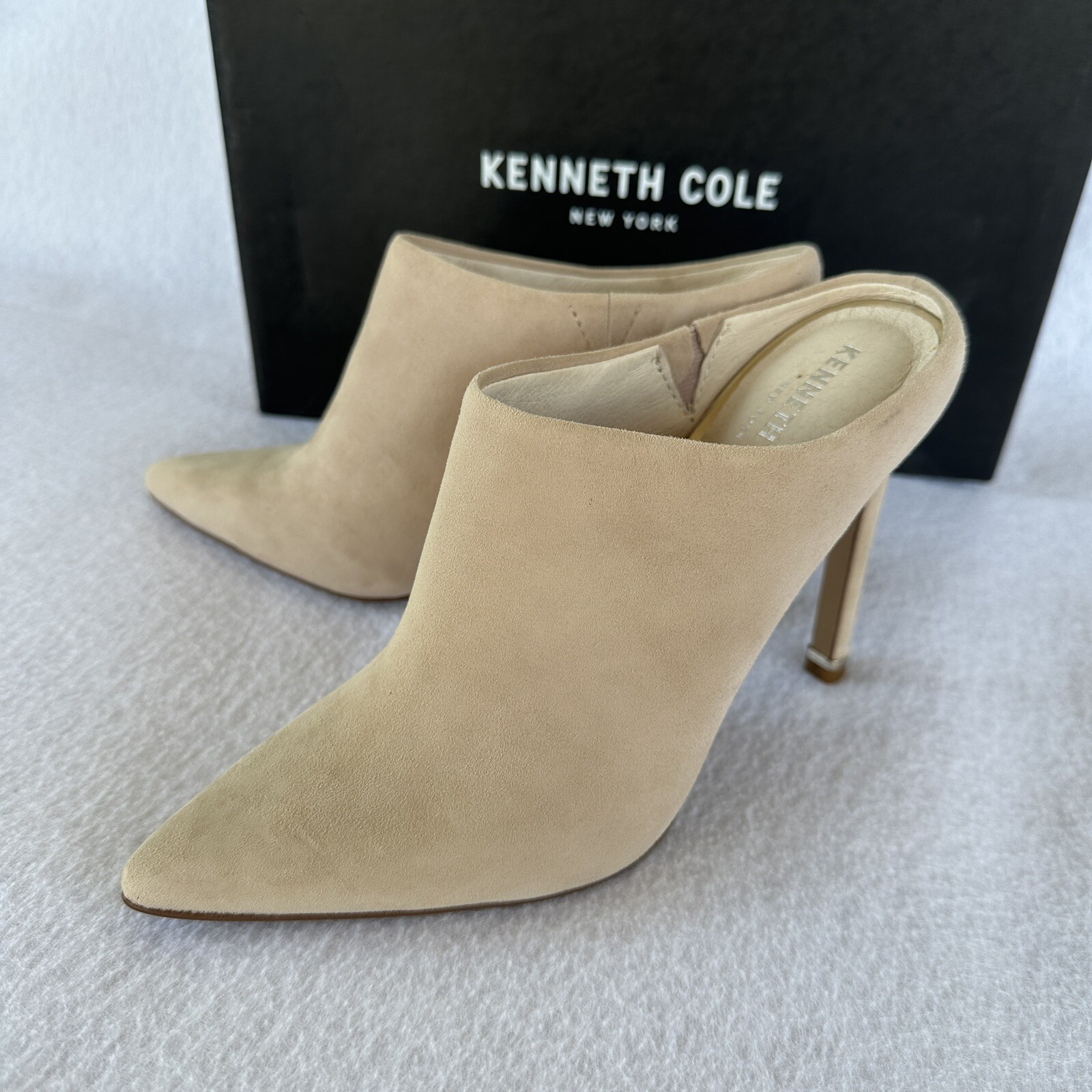 Kenneth Cole Women’s Riley 110 M High Heel Mule Pump, 6.5 MED