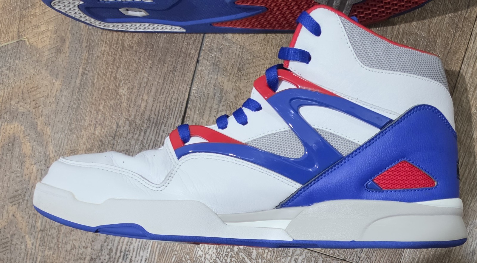 Reebok Pump Omni Zone II Hexalite Red White Blue Men’s Size 15 HO1315