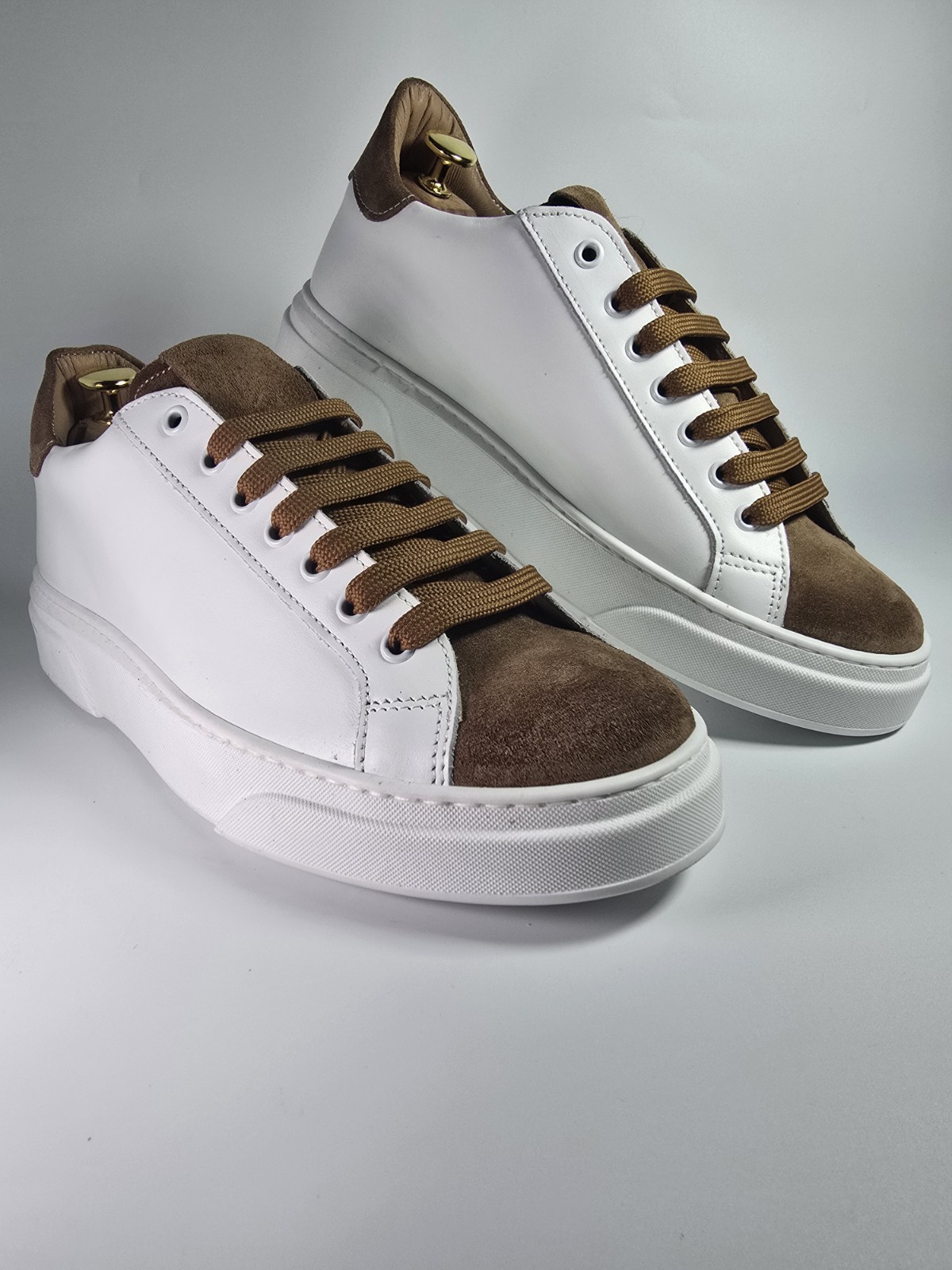 Men’s Sneakers – White And Brown 40/41