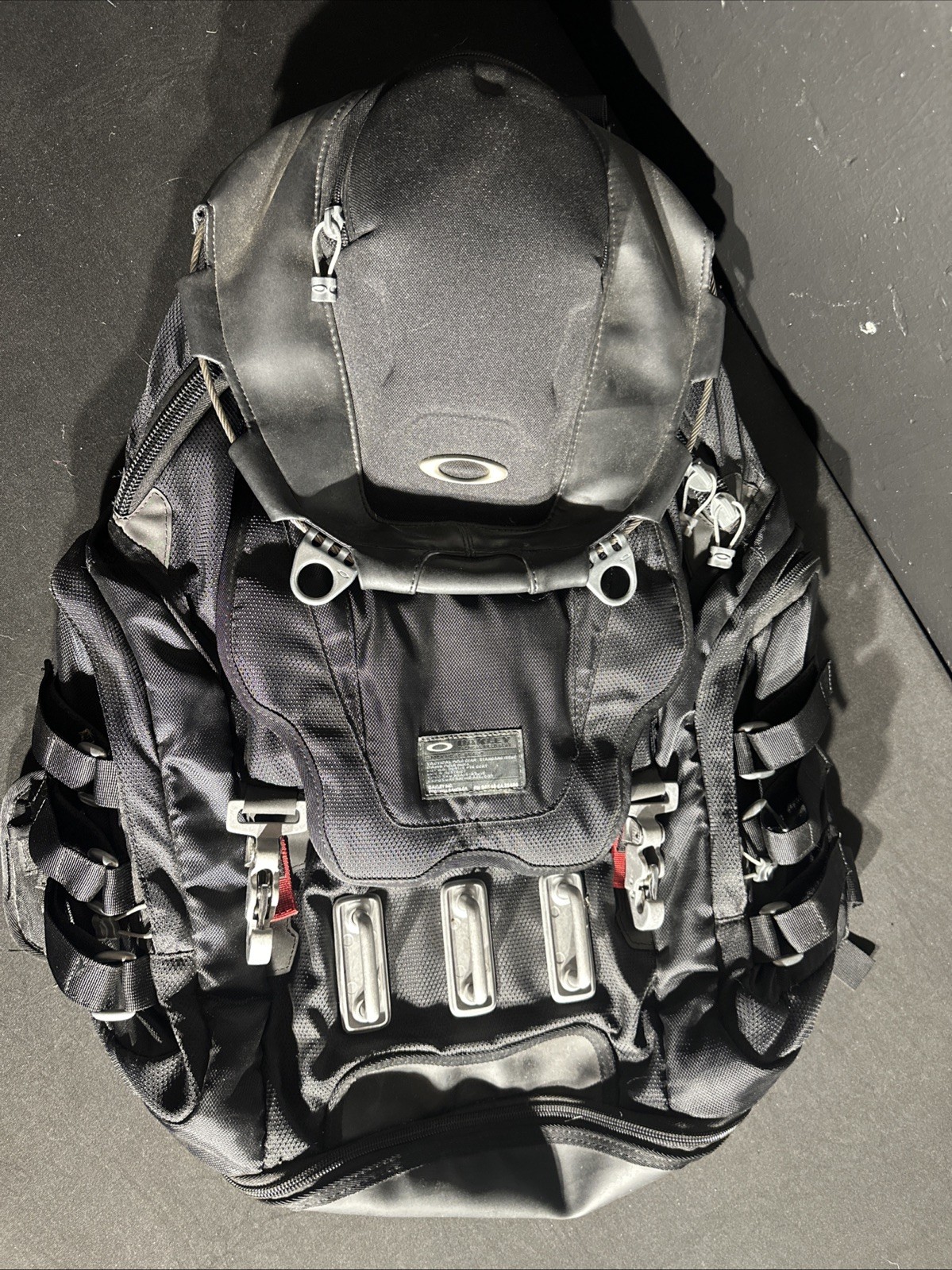 Oakley Kitchen Sink Tactical Field Gear Backpack Stealth Black 34L