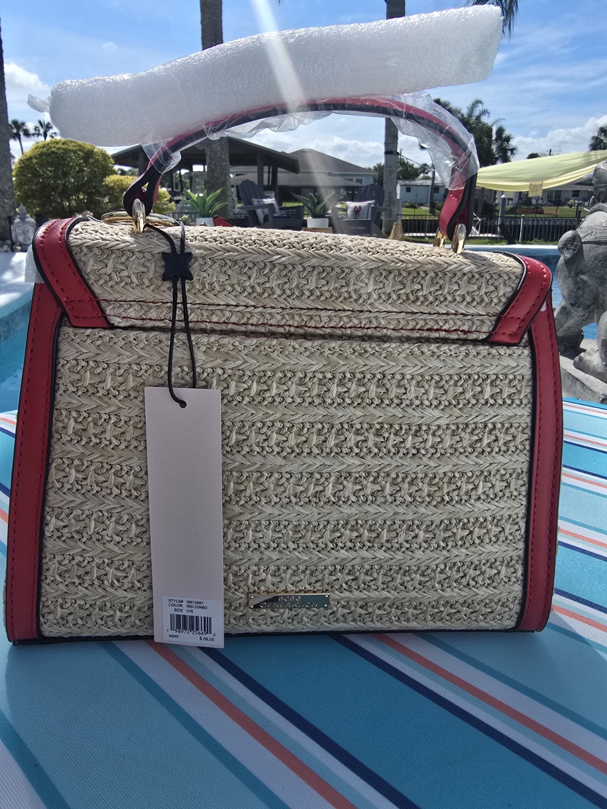 Lobster Crossbody Bag lobster charm detachable strap BCBGENERATION NEW