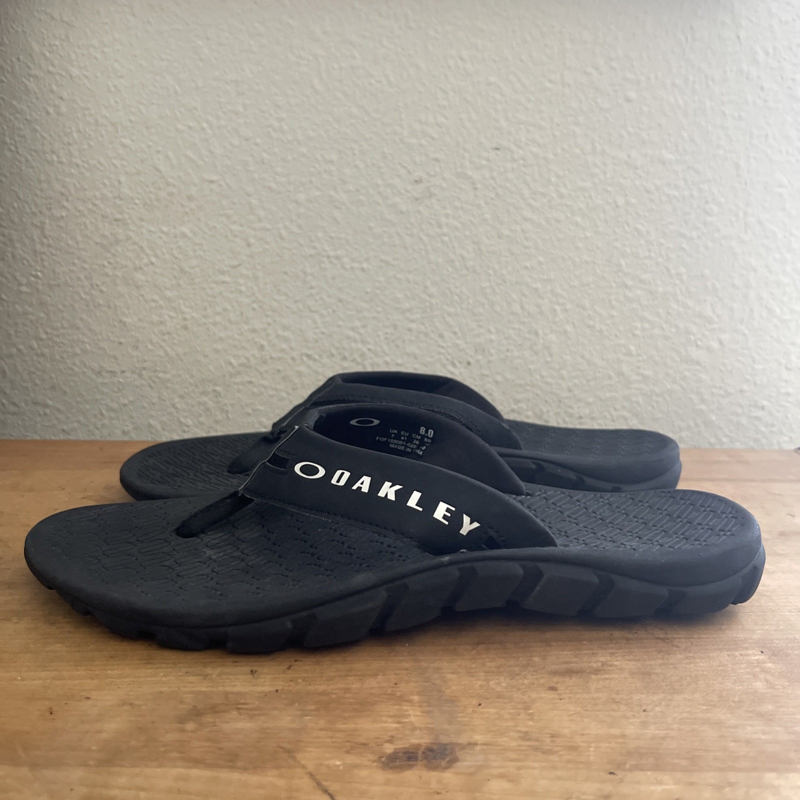 Oakley Men’s Operative Sandals 2.0 Blackout 13477-02E Flip Flop Slides Sz 8