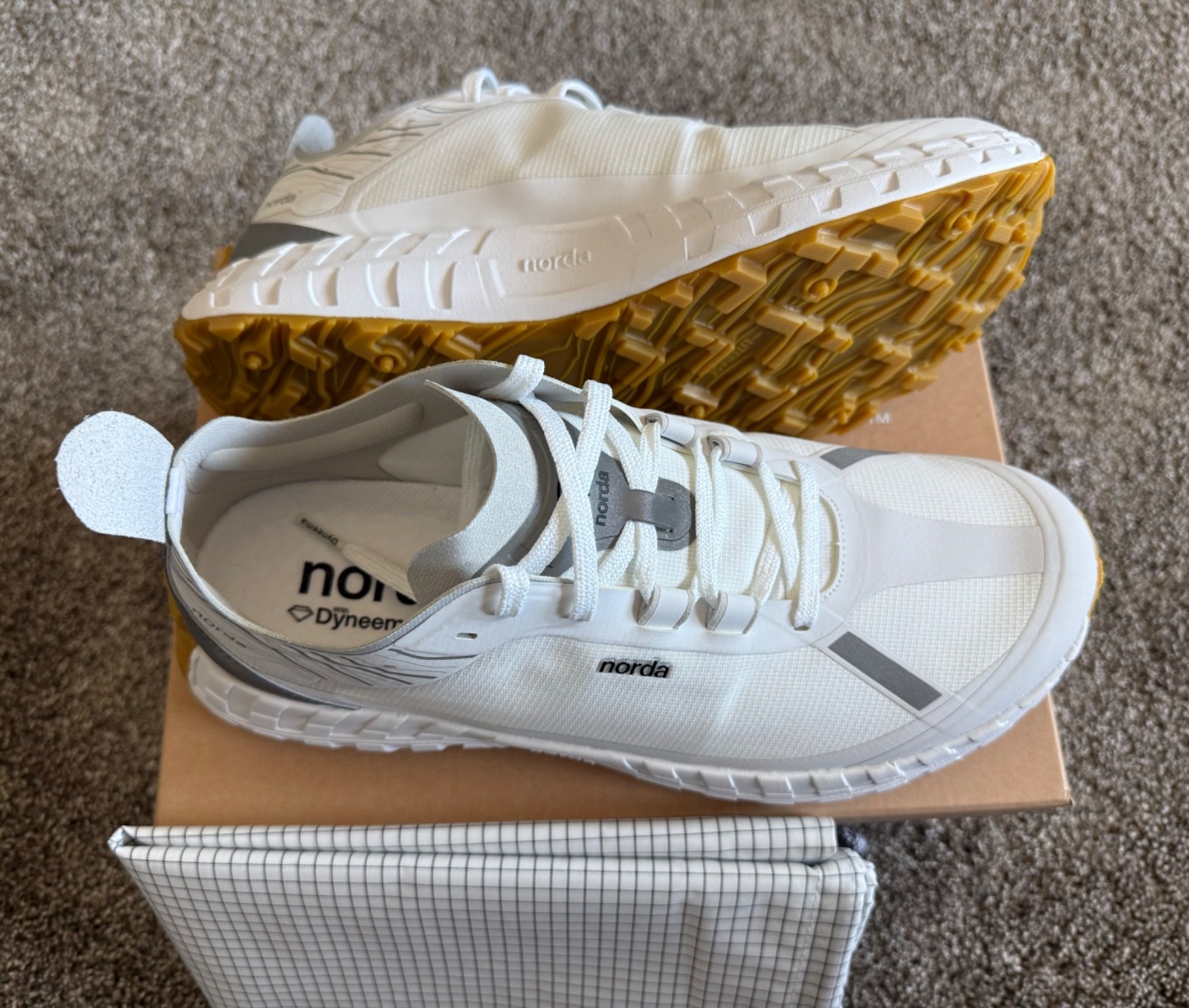 NEW NORDA 001A WHITE/GUM – MS 10 – VIBRAM 001A Trail Running – NEW MODEL!