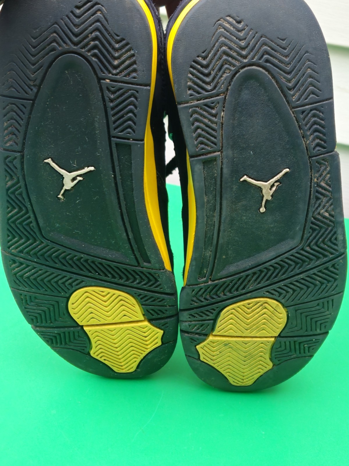 Defects Size 8 Nike Air Jordan 4 Retro Thunder Shoes DH6927-017 Black Yellow