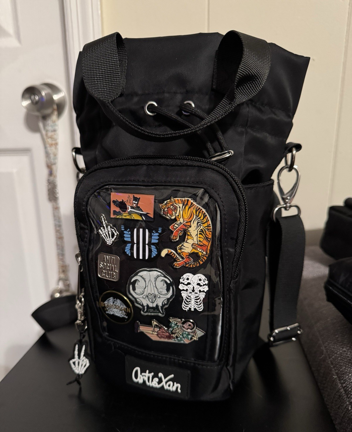 Large Black Ita Water Bottle Bag with Fidget Zipper Pull