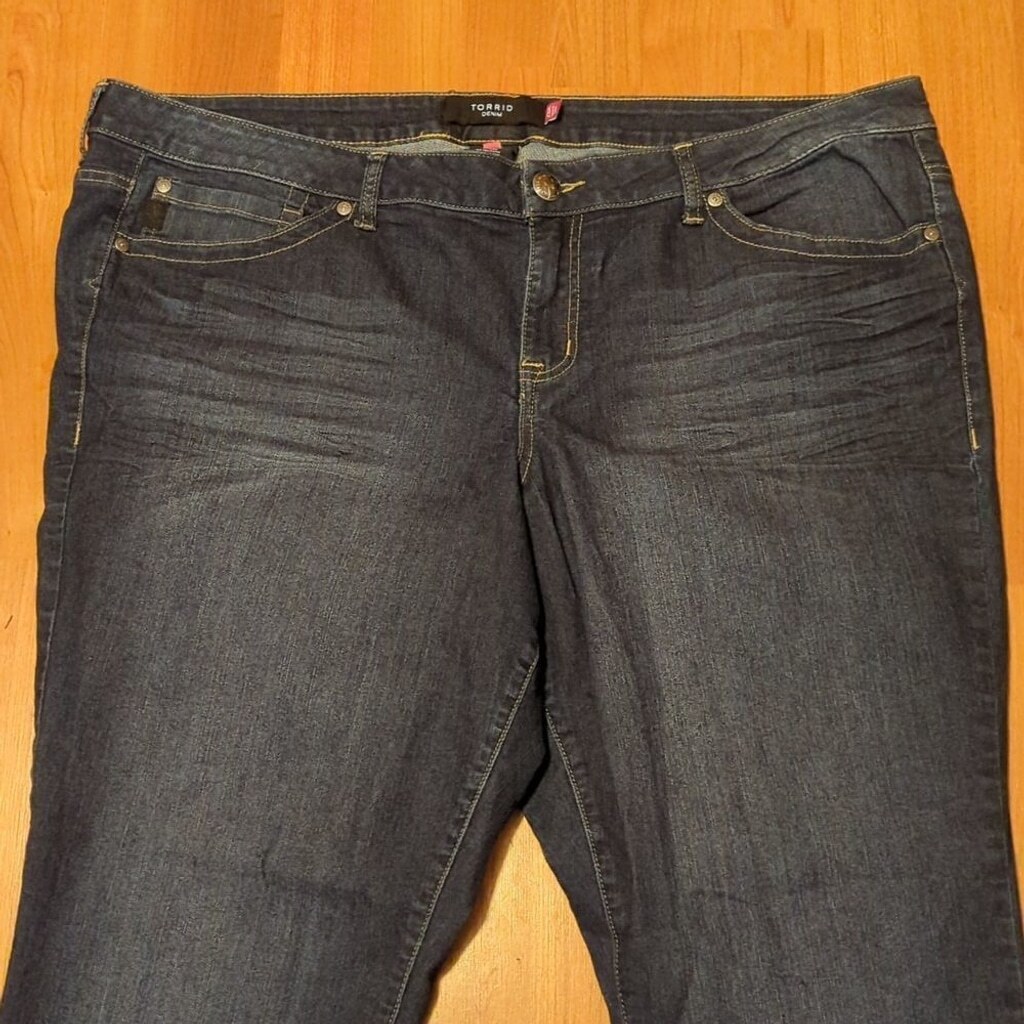 26 regular Torrid denim jeans us size EUC blue stretch slimming look any season