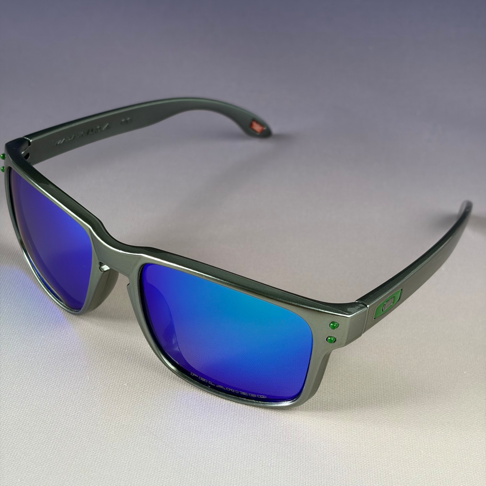 Oakley Holbrook Sunglasses Grey Green Frame Blue Mirror Polarized 9102 W/ Box