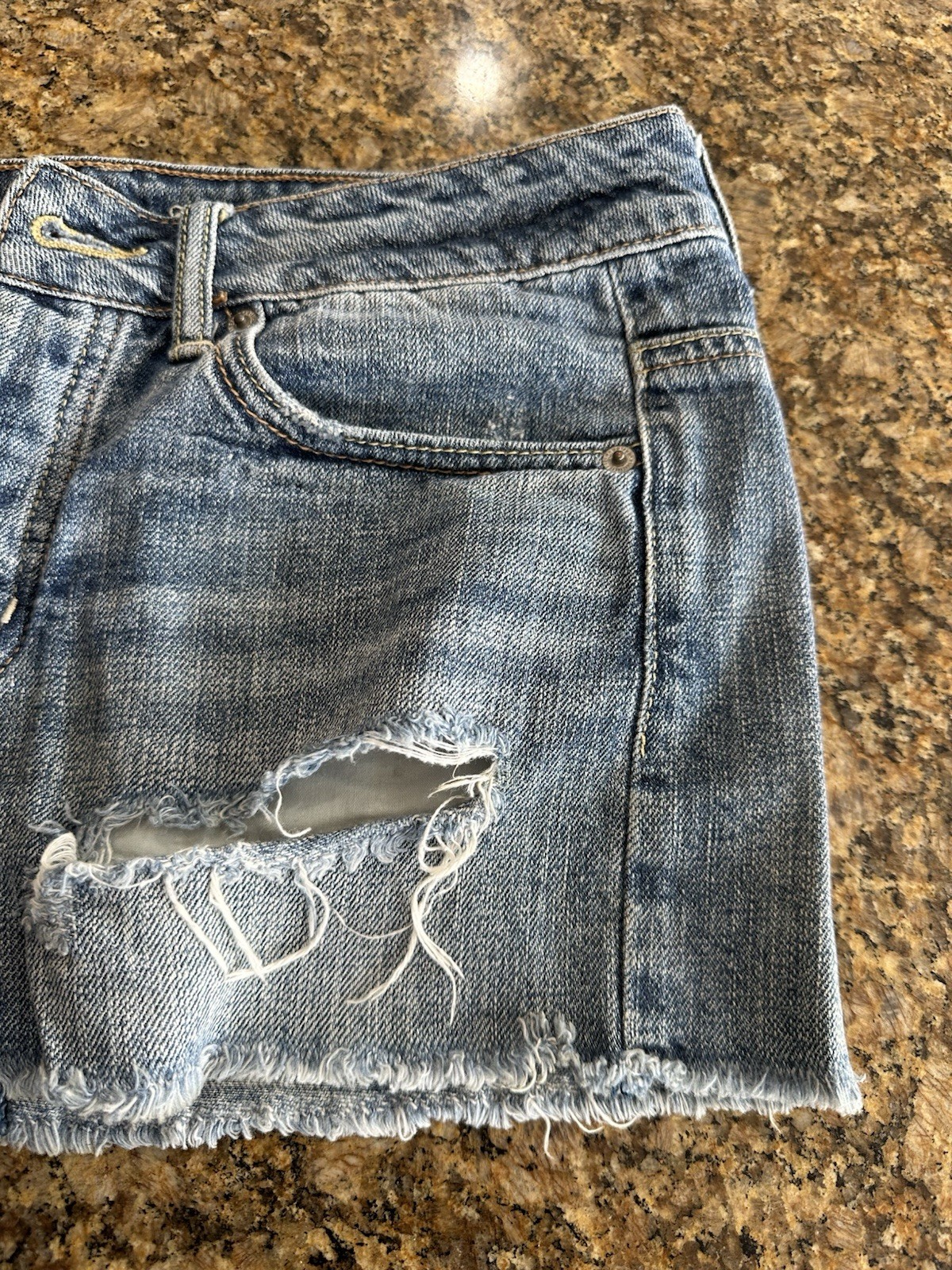 American Eagle Distressed Cut Off Jean Shorts Women’s Size 2 * See Details*