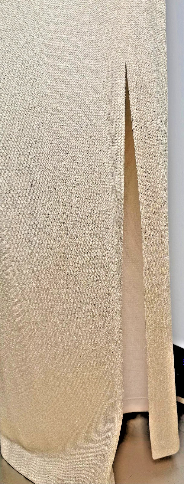 GORGEOUS ST.JOHN 2 PIECE JACKET EXTRA LONG SKIRT GOLD KNIT PAILETTES NWT SIZE 10