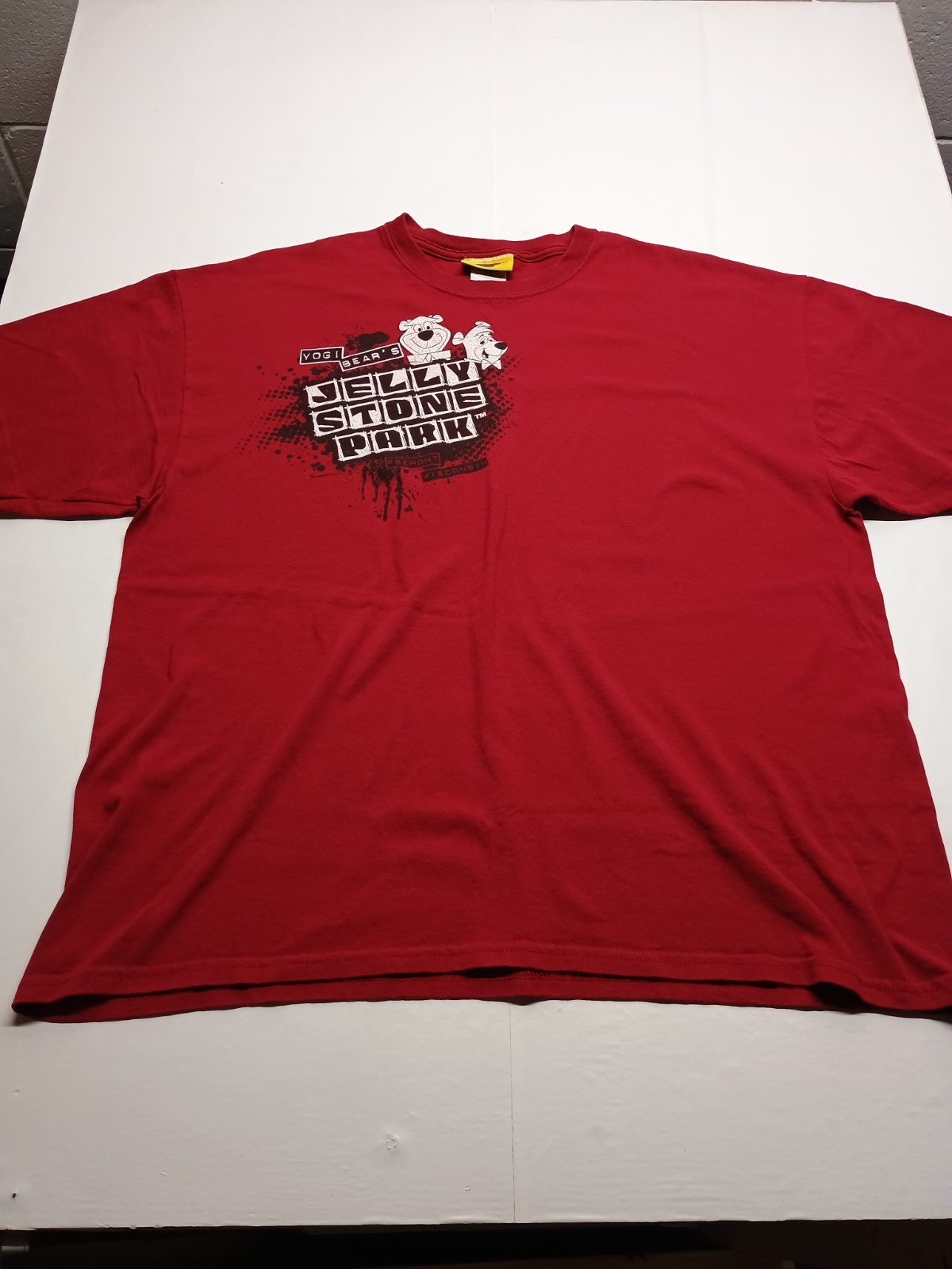 Men’s Hanna-Barbera Yogi Bear T-Shirt XL Red Graphic Retro Cartoon