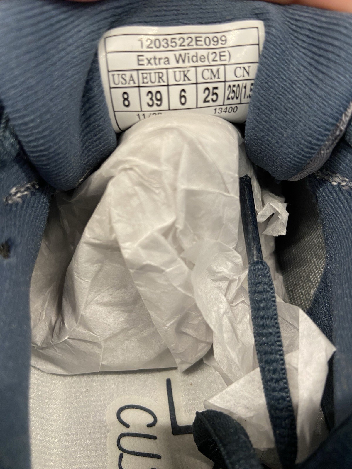 Woman’s Size 8 EE Extra Wide Gray Brooks Addiction GTS 15 – Brand New In Box