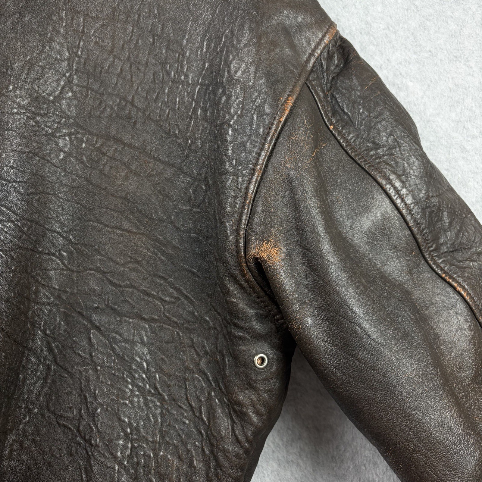 Vintage Avirex A2 Jacket Mens Large Brown Leather Flight Bomber USAF Pinup Flag