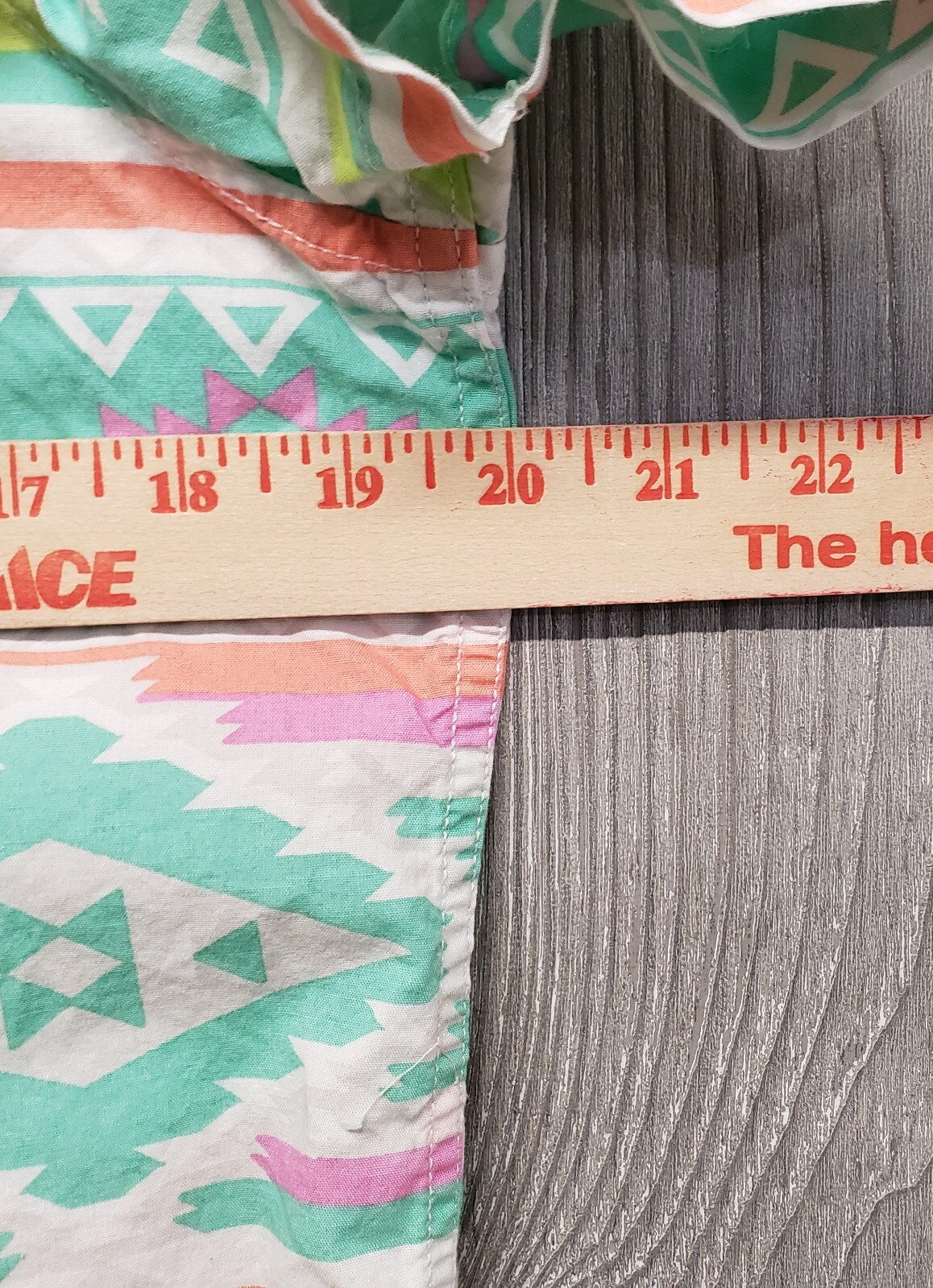 Chubbies Shirt Mens Small Reg Fit Button Down Aztec Southwestern Stretch Logo SS