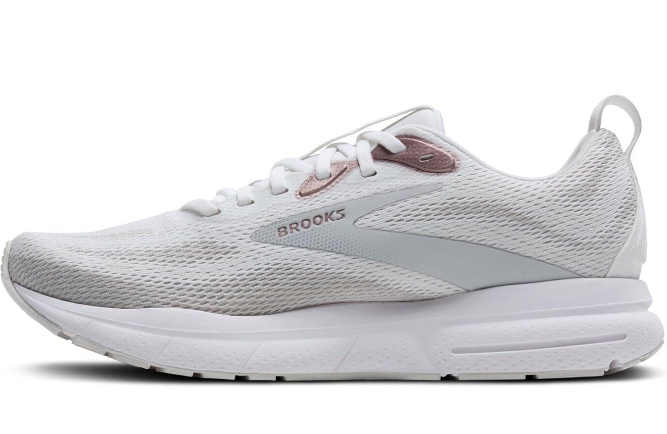 NEW Brooks Trace 4 white/Oyster/Rose Women’s Sizes (all size available)