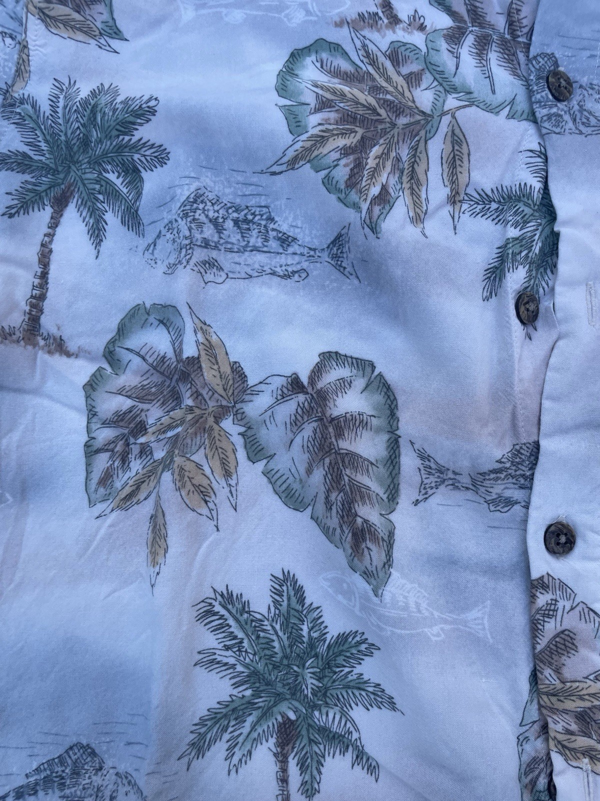 Batik Bay Hawaiian Short Sleeve Button-Up Shirt Size M 100% Rayon Palm Trees