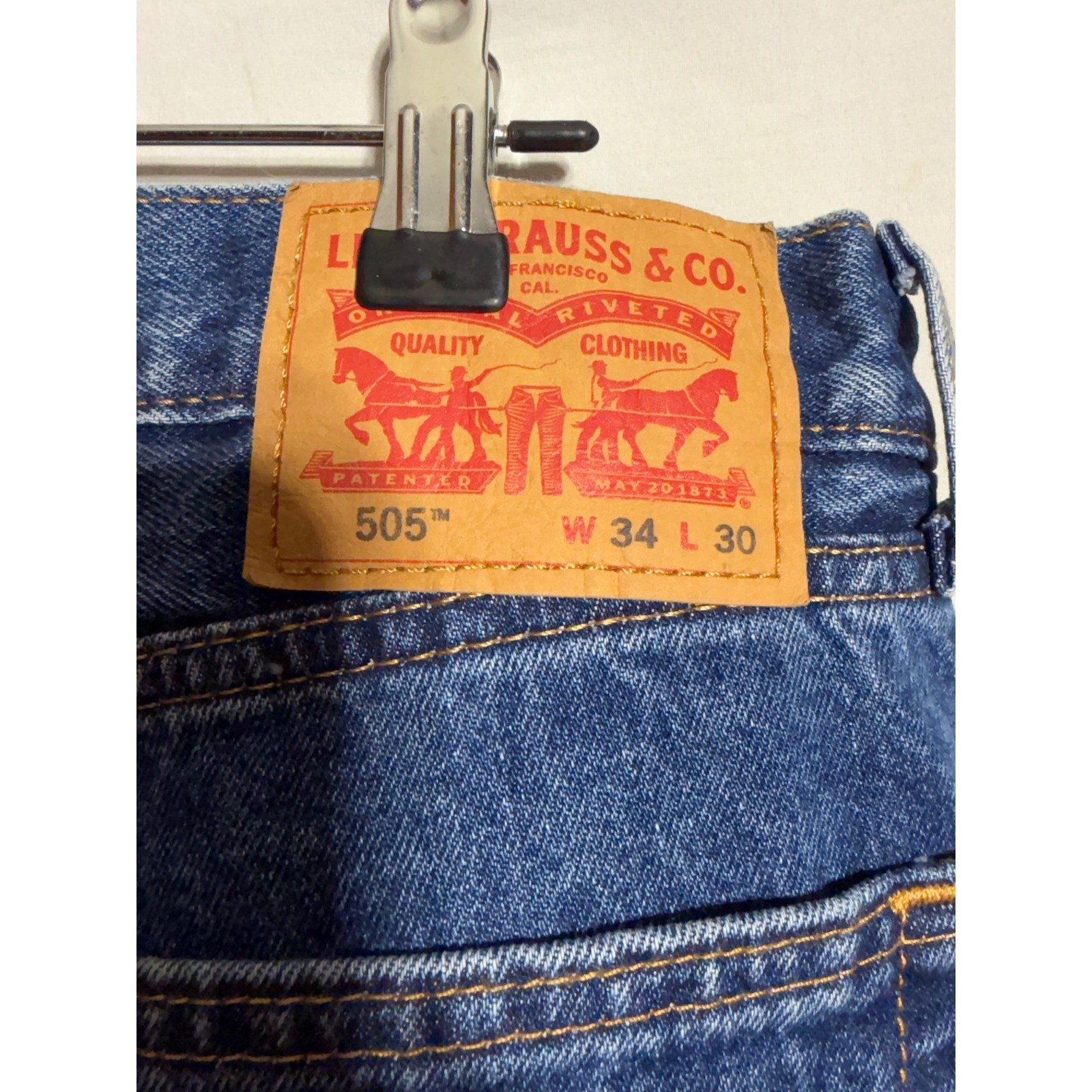 Levis 505 Regular Fit Straight Leg Jeans Mens 34×30 Medium Wash Blue Denim