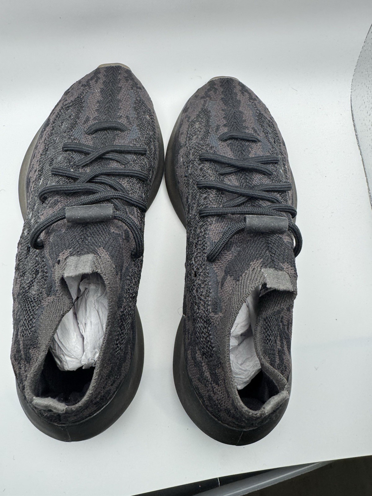 Yeezy 380 Boost Onyx Size 7 Men’s 8.5 Womens