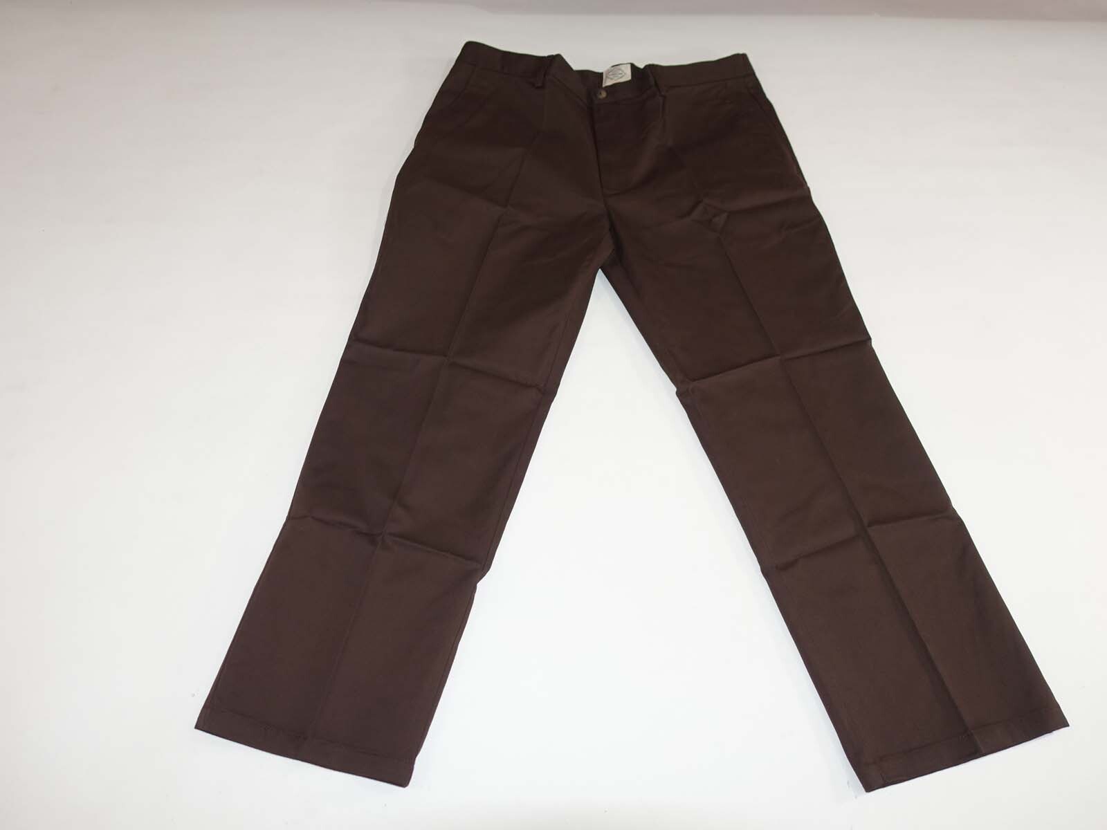 St. John’s Bay Men’s Easy Care Classic Fit Khaki Pants 40 x 30 NWT Brown