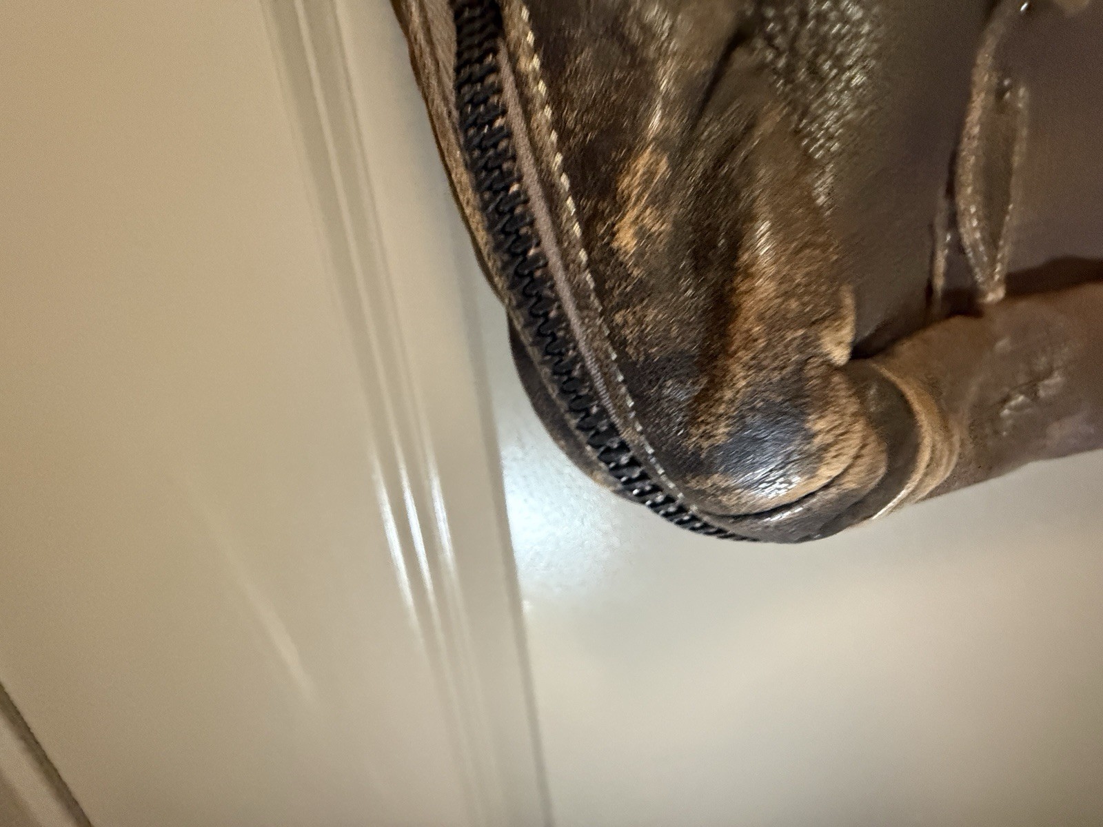 Avirex Cockpit Bag Brown Leather – Inherited Never Used. Great Condition