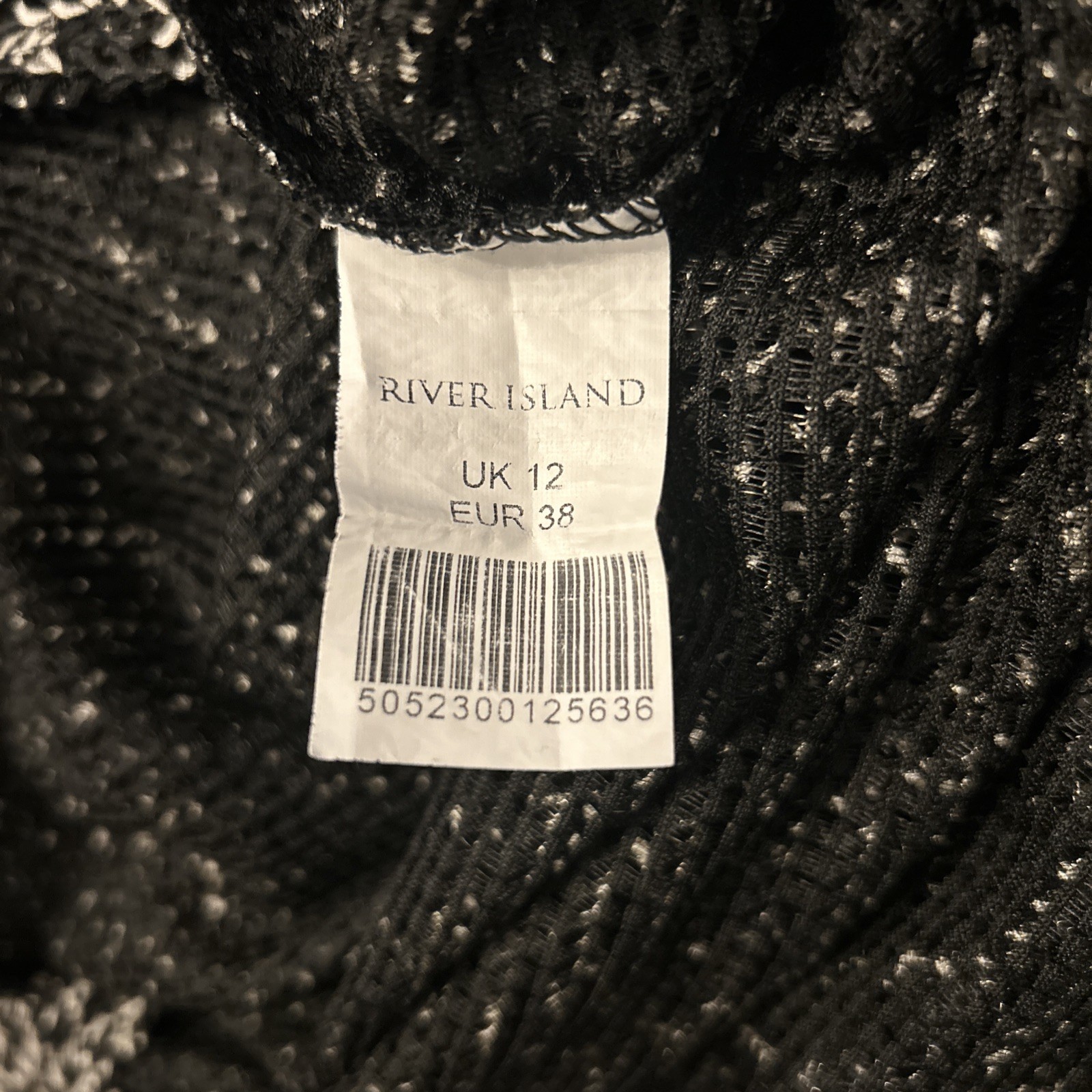 River Island Black White Mesh Knit Top Size 12 Snakeskin Pattern Short Sleeve