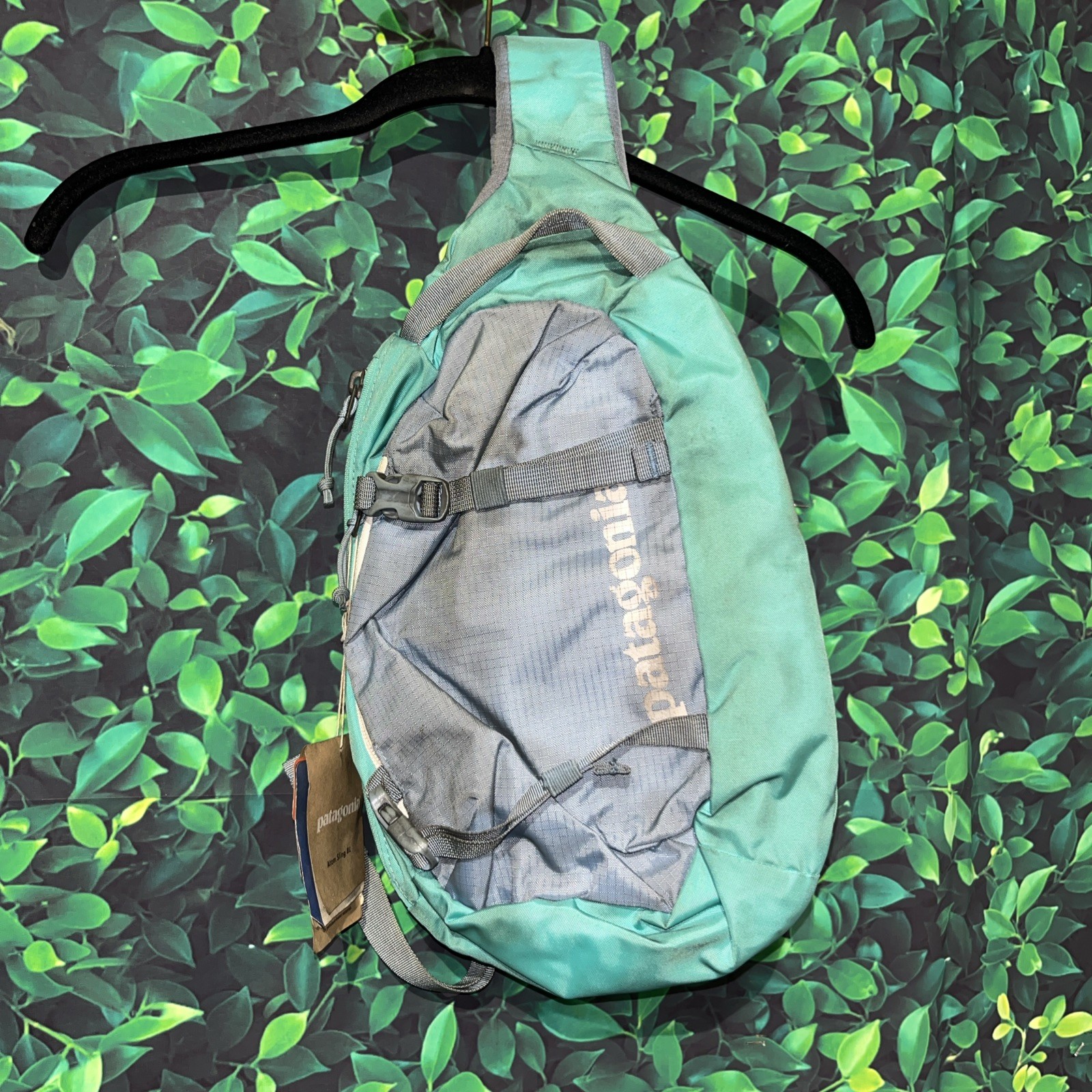 Patagonia Blue Atom Sling 8L With Defects