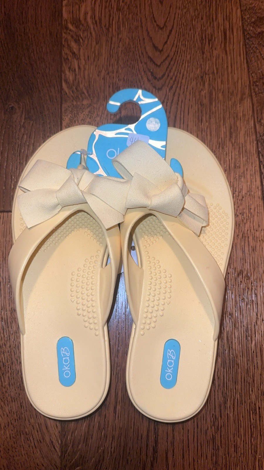 Oka-B Kira Bow Flip Flops Yellow Women’s Size M (7/8) Rubber Slip On $44 NWT