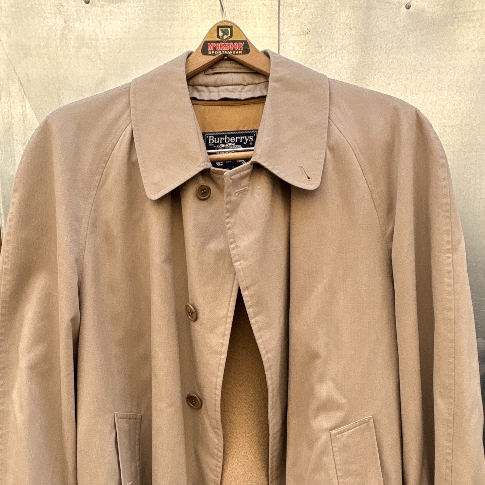 Burberrys’ Men’s Beige Trench Coat 40L Long with Removable Liner