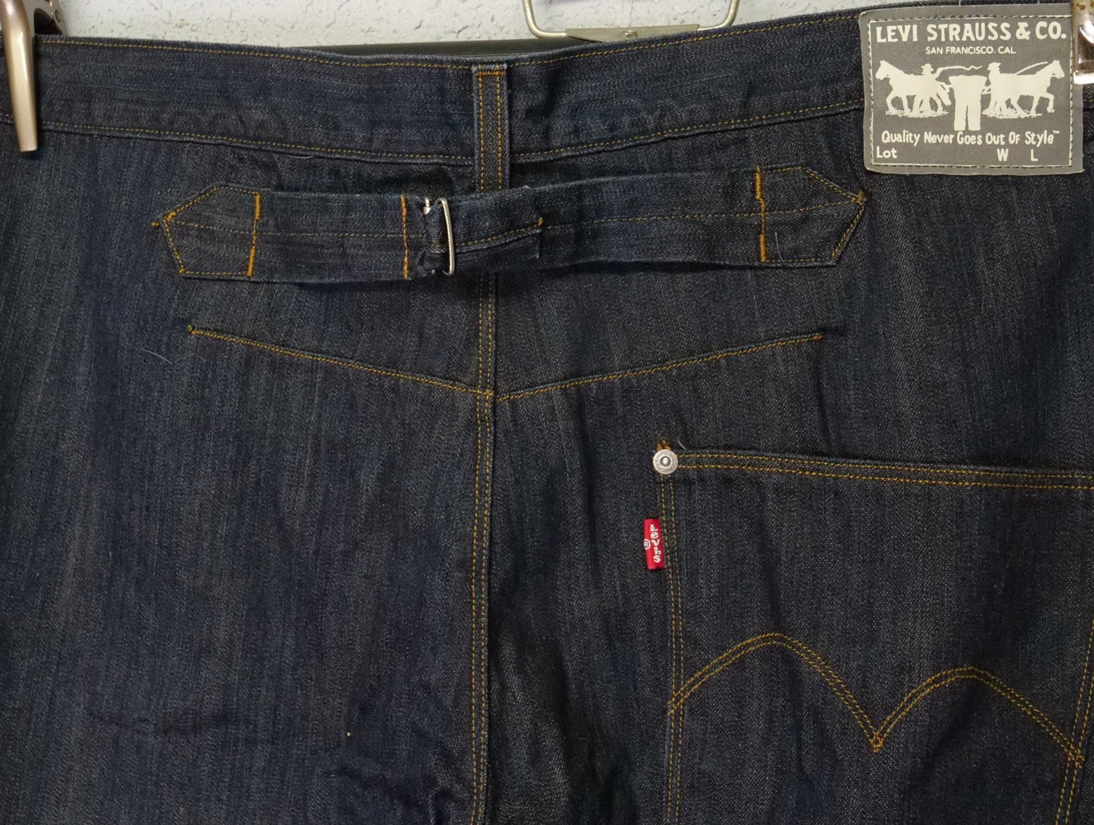 Rare Levi’s Engineered Jeans Loose Twisted Seams Cinch Back Denim Indigo 36×34