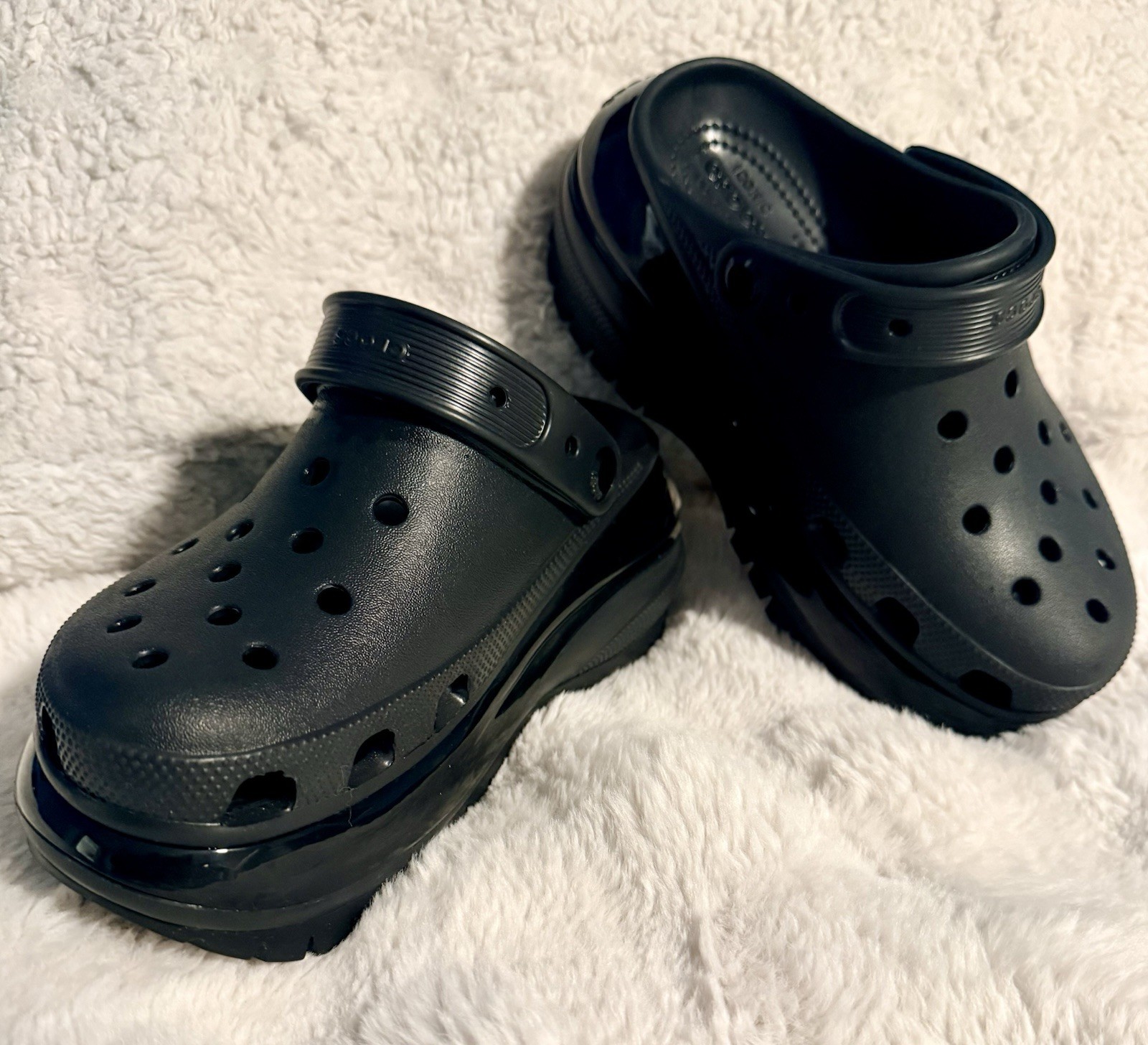 New CROCS Womens UNISEX MEGA CRUSH CLOG 207988-001 BLACK US M4 W6