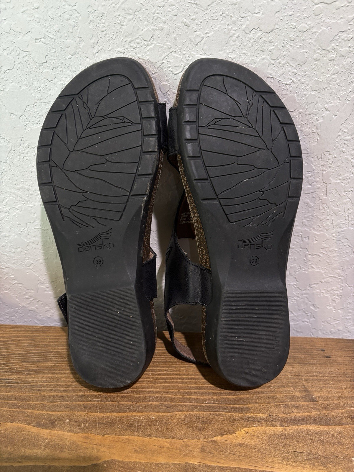 Dansko Womens REECE Black Toe Thong Sandals Sz 39 US 8.5-9