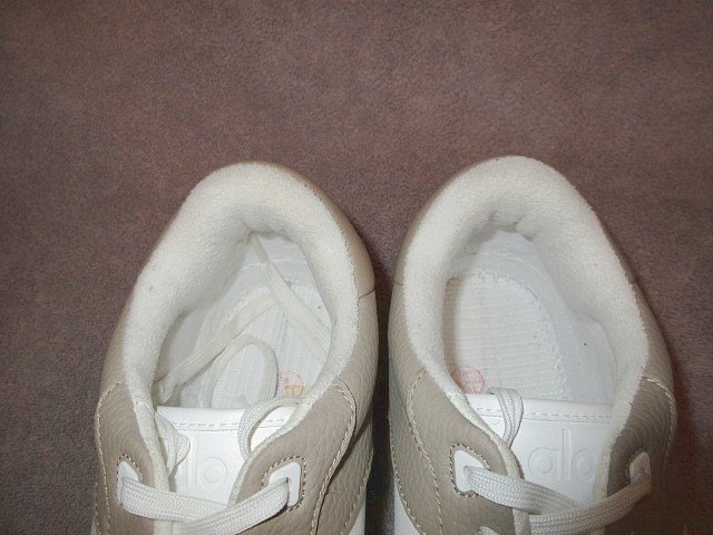 ALO Recovery Mode Sneaker Womens 10 Comfort Cushioned Foam Vegan Leather Arch