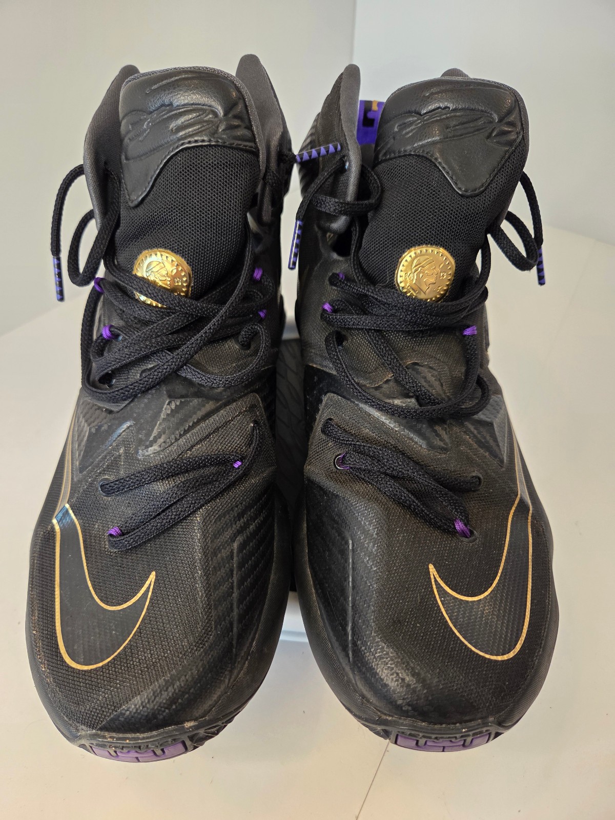 Nike LeBron James XIII Pot of Gold 807219-007 Black Gold Purple Mens 10.5 EUC