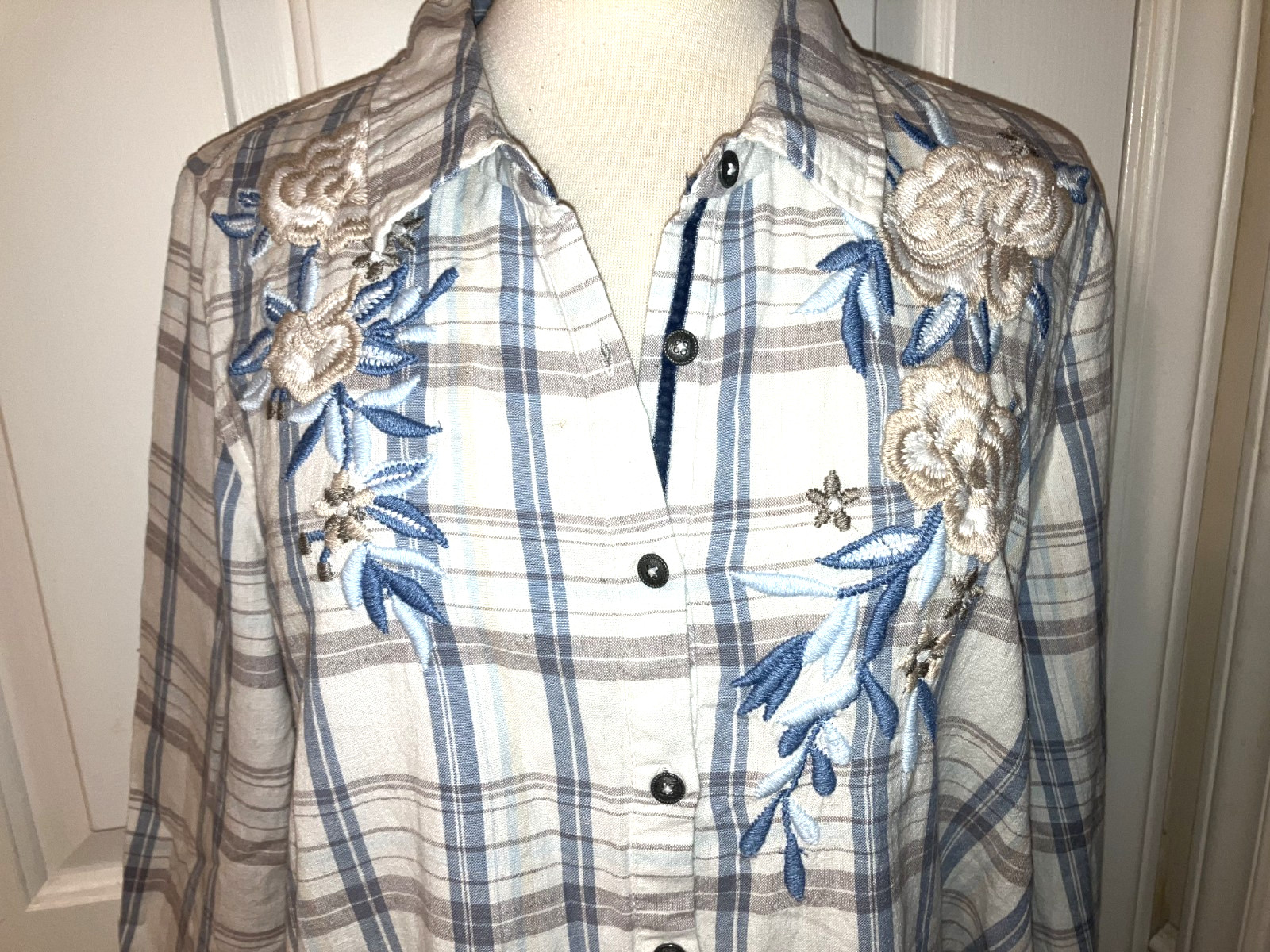 Coldwater Creek Ivory Blue Tan Plaid Embroidered Tunic Top Size M