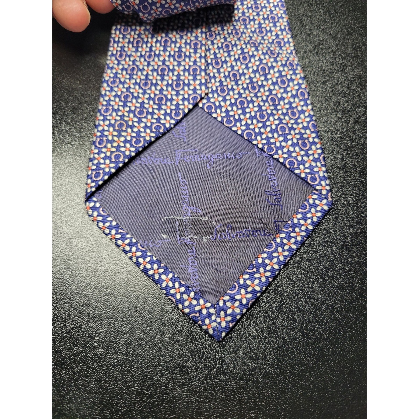 Salvatore Ferragamo Men’s Necktie Blue Floral Horseshoe Silk 3.25×58 Excellent