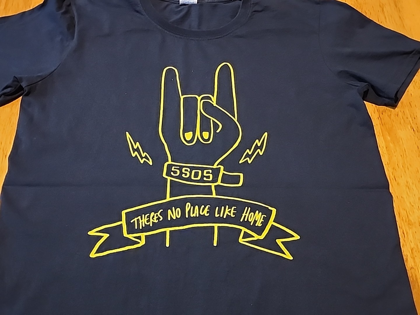5 Seconds Of Summer Tour Tee There’s No Place Like Home Australian Music