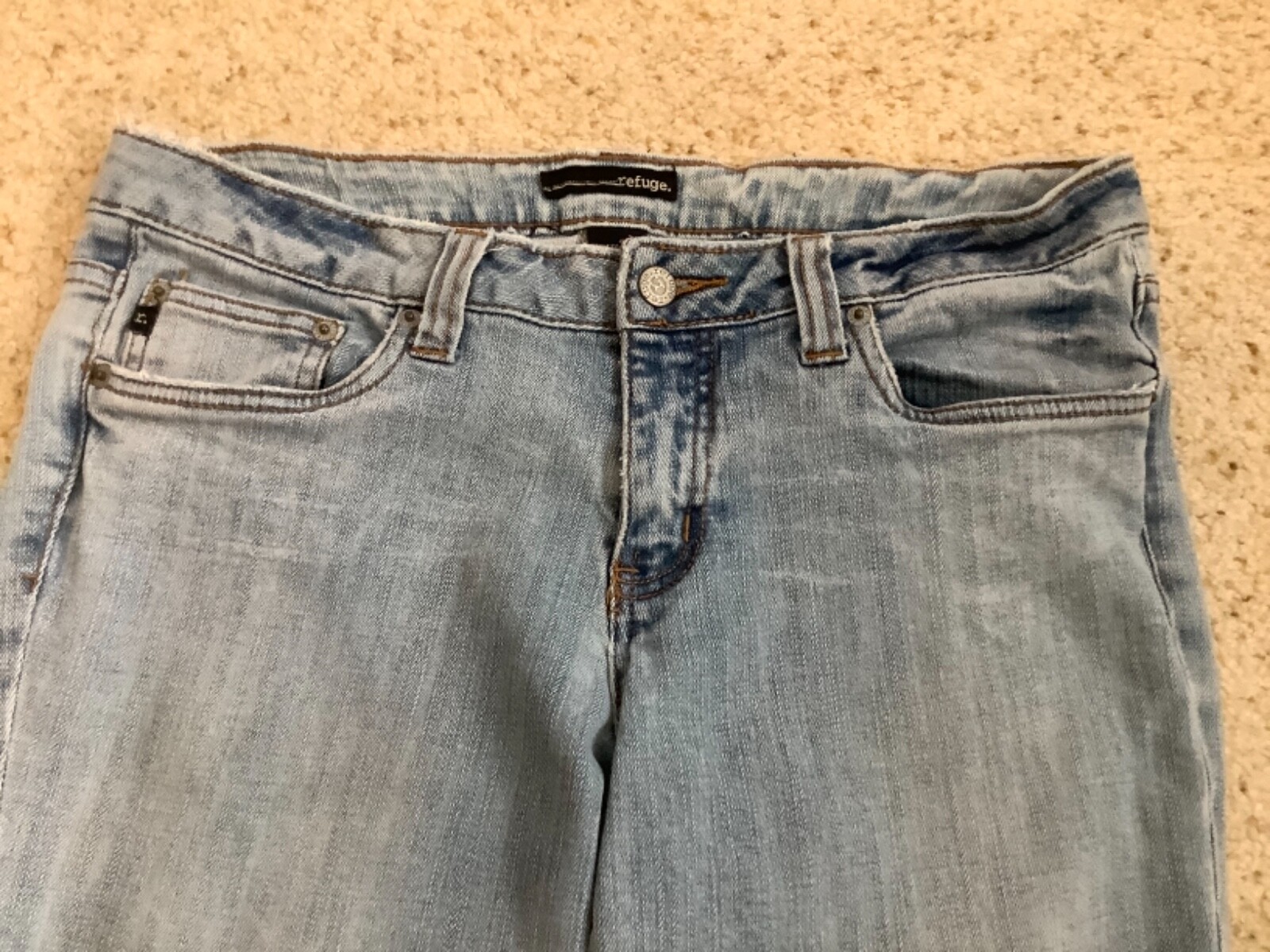 Refuge Stretch Juniors Slightly Distressed Denim Jeans Size 11 (34 X 22 1/2)