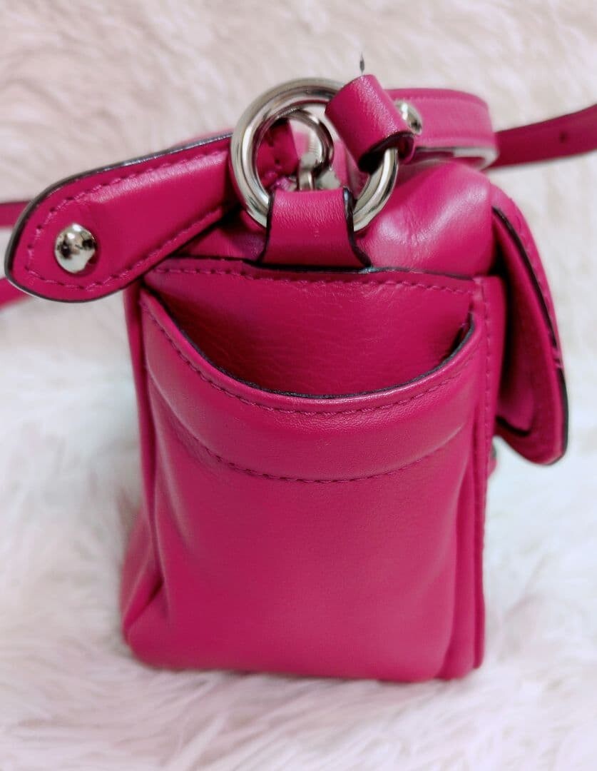 COACH Soho Pink Camera Shoulder Bag Women Silver Zip 7.48 x 5.12 x 3.15 in