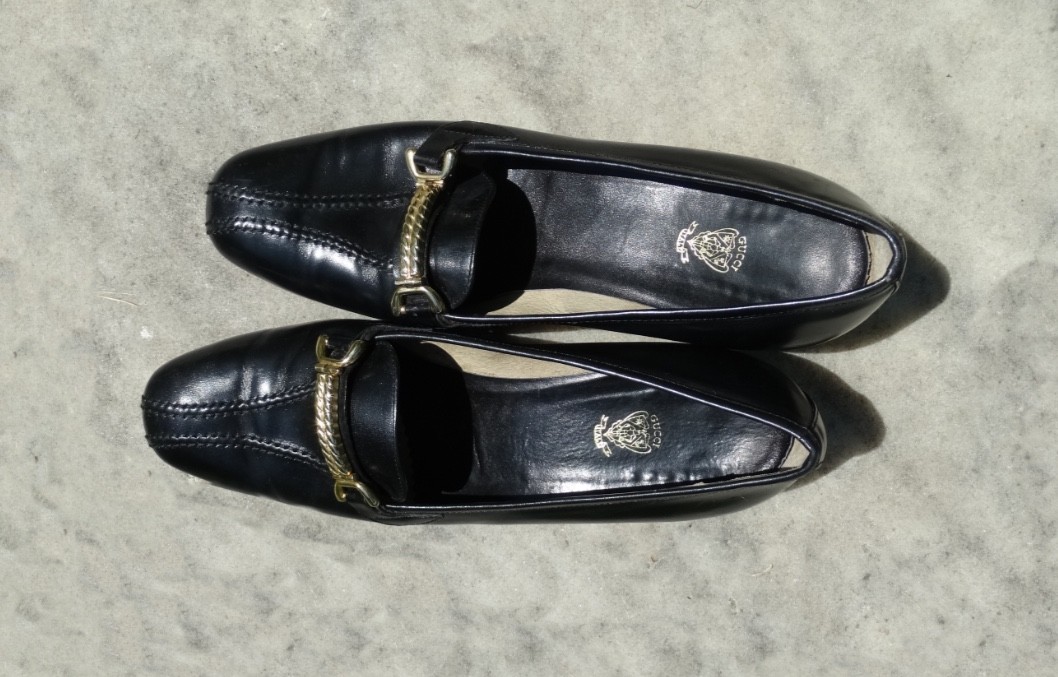 Vintage Gucci pumps shoes Black & Gold classic trim EU 37 US 6.5 in Original bag