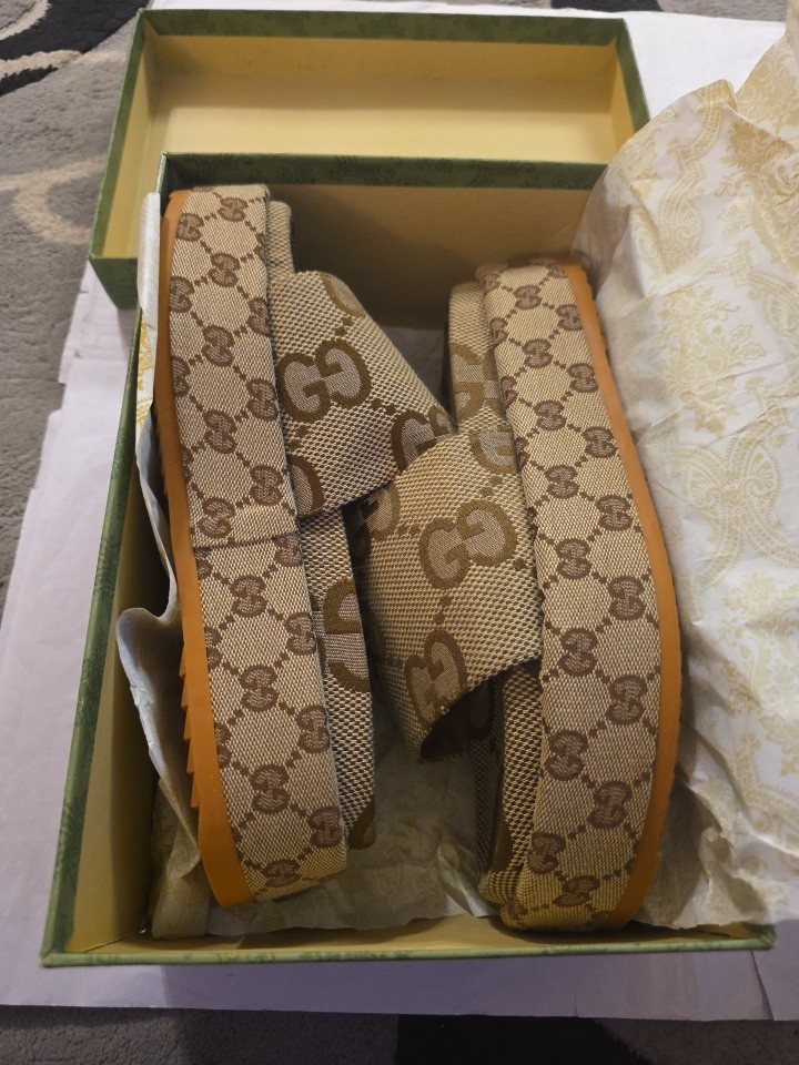 Gucci Platform Slippers Size 40 US 9.5 Women In Box Mint!!