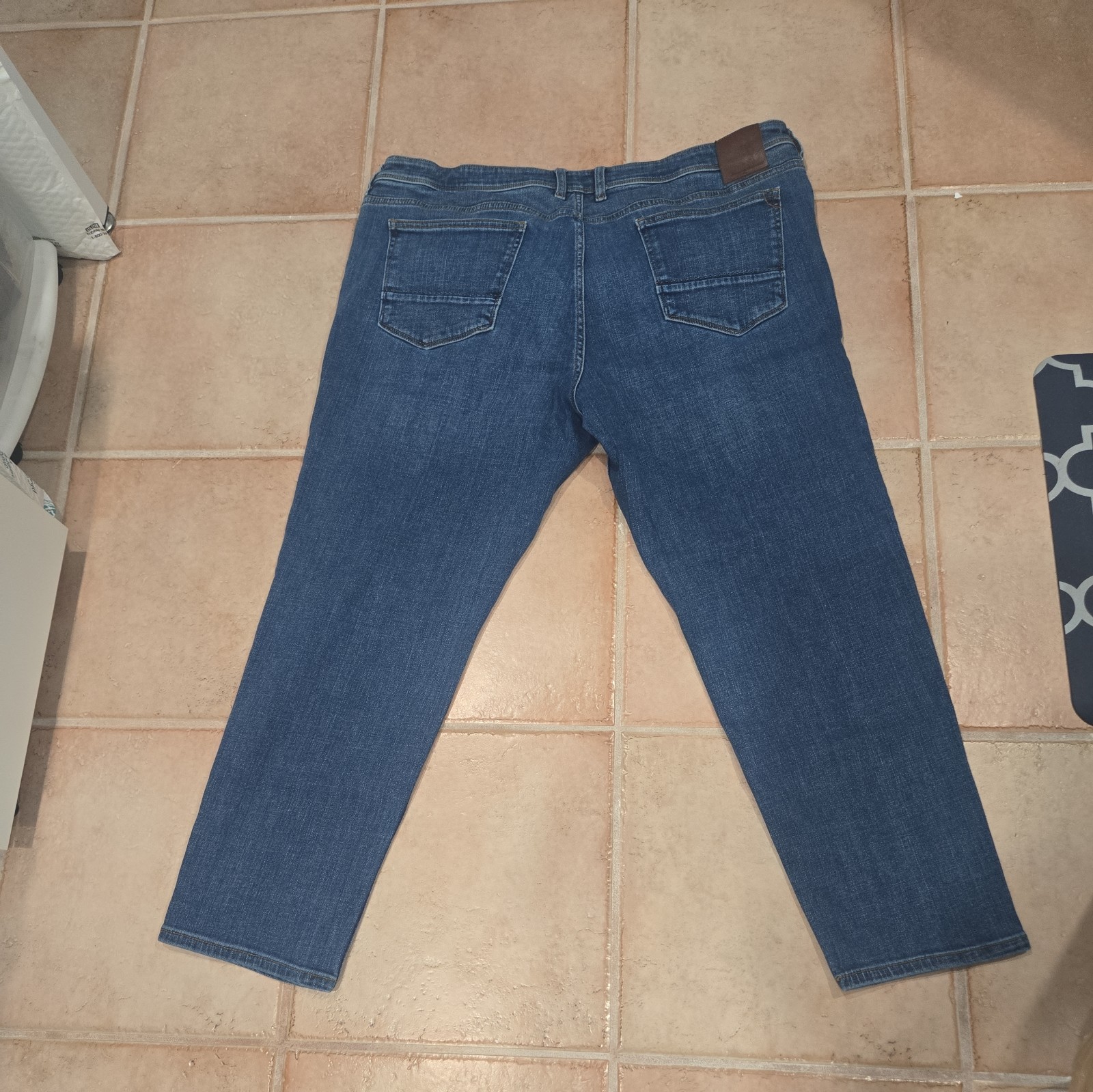 Tommy Bahama Men’s Classic Fit Jeans 42×30 Indigo Wash