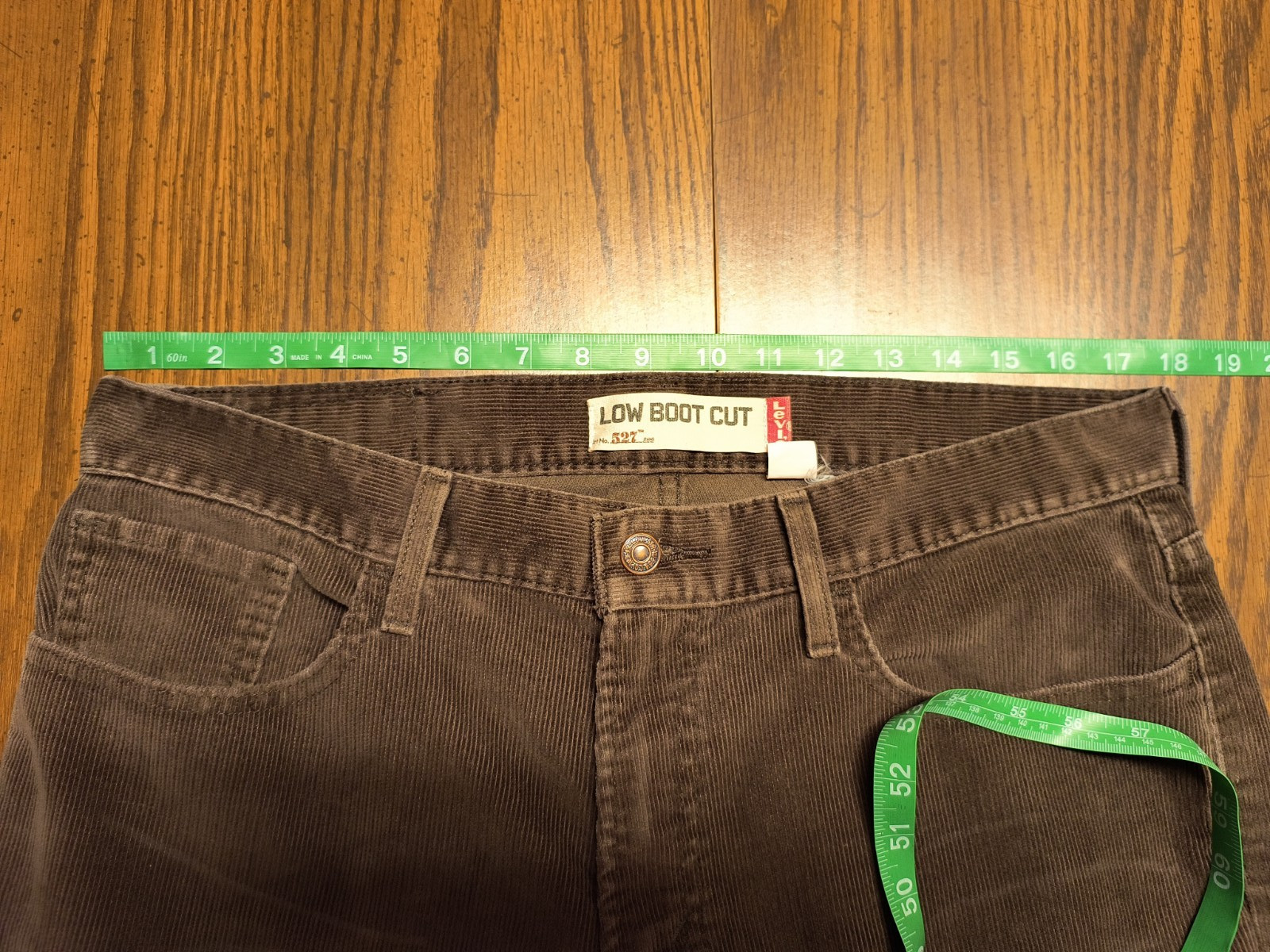 LEVI’S Jeans 527 Low Bootcut Corduroy W34 L34 Brown Mens Strauss & Co. Irregular