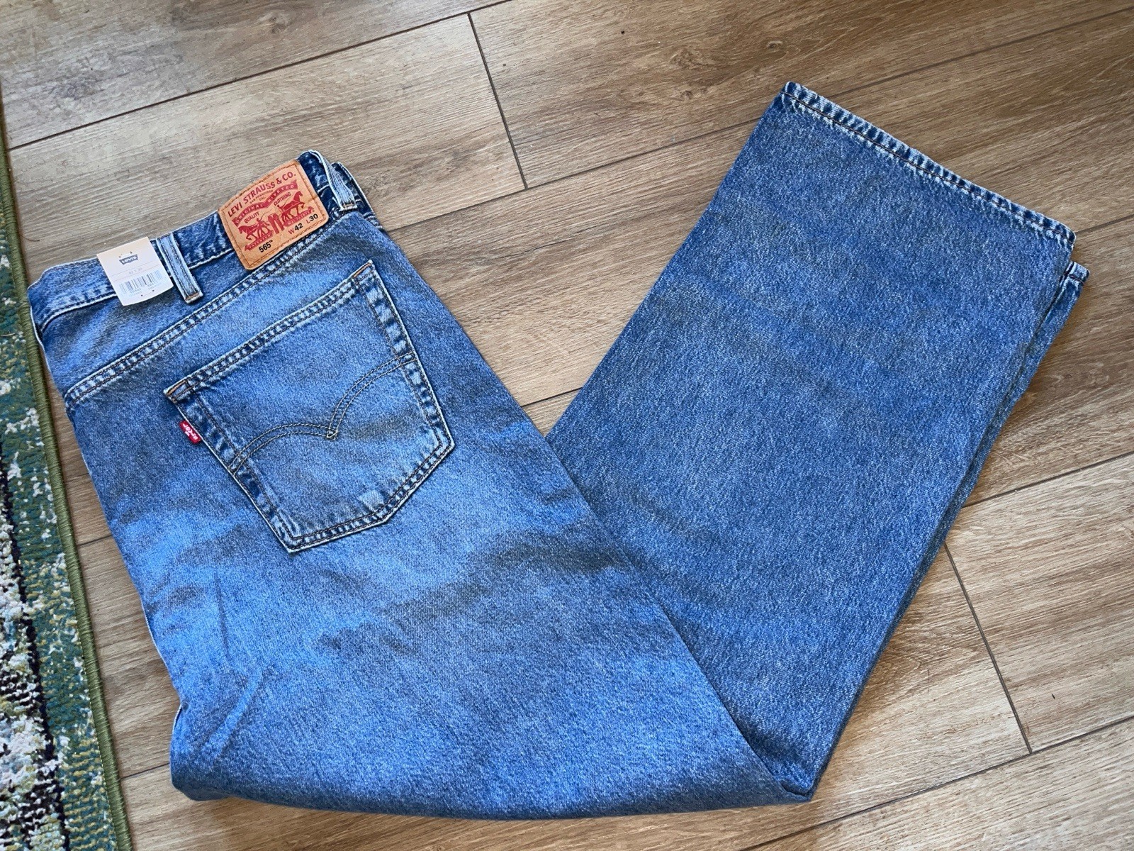 NWT Levi’s 565 Loose Straight Men’s Jeans 42×30 Faded Wash 90’s Style! New $$