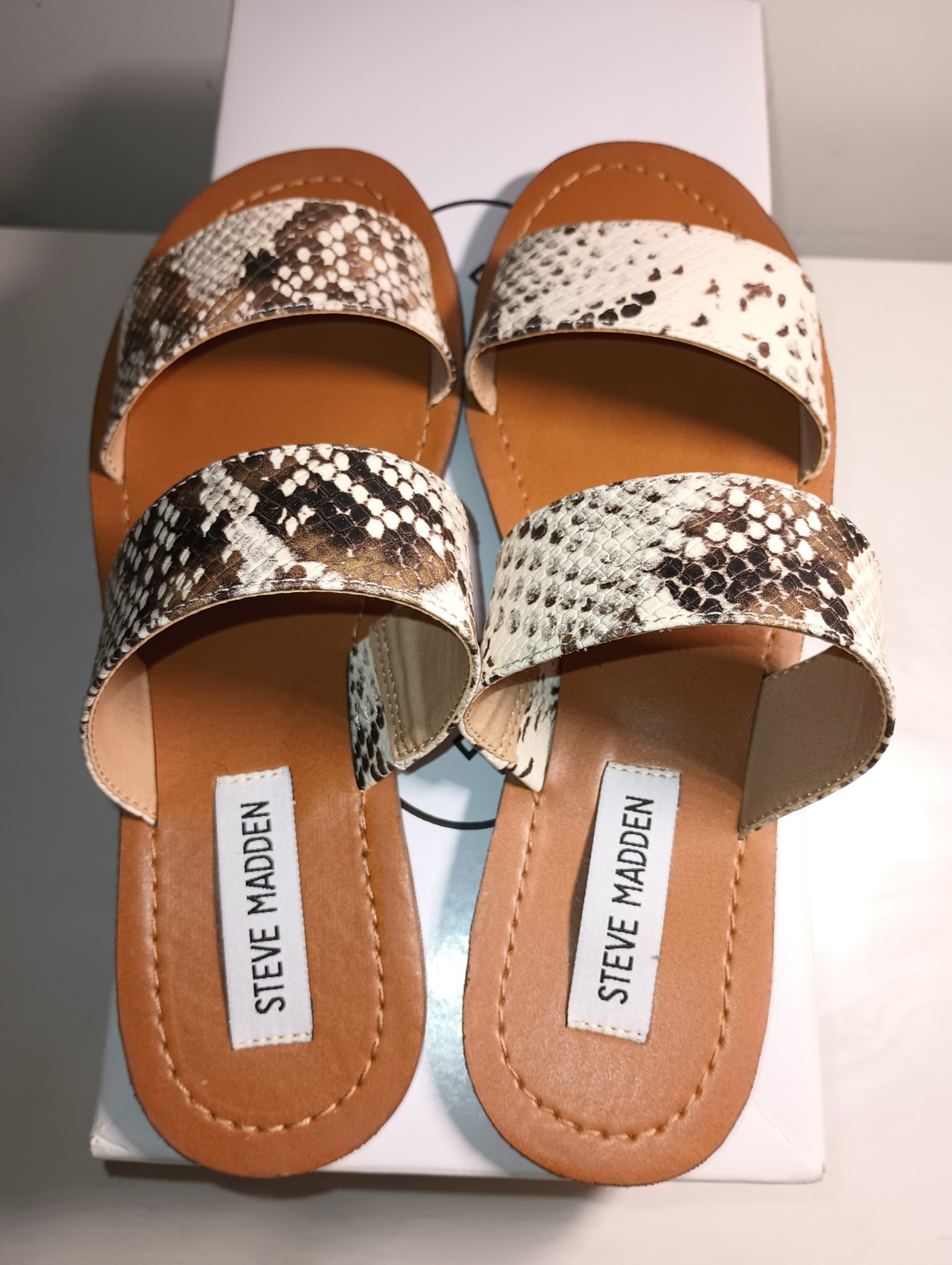 Steve Madden Rage Snake Print Flat Sandals Women’s US size 6.5 New in Box