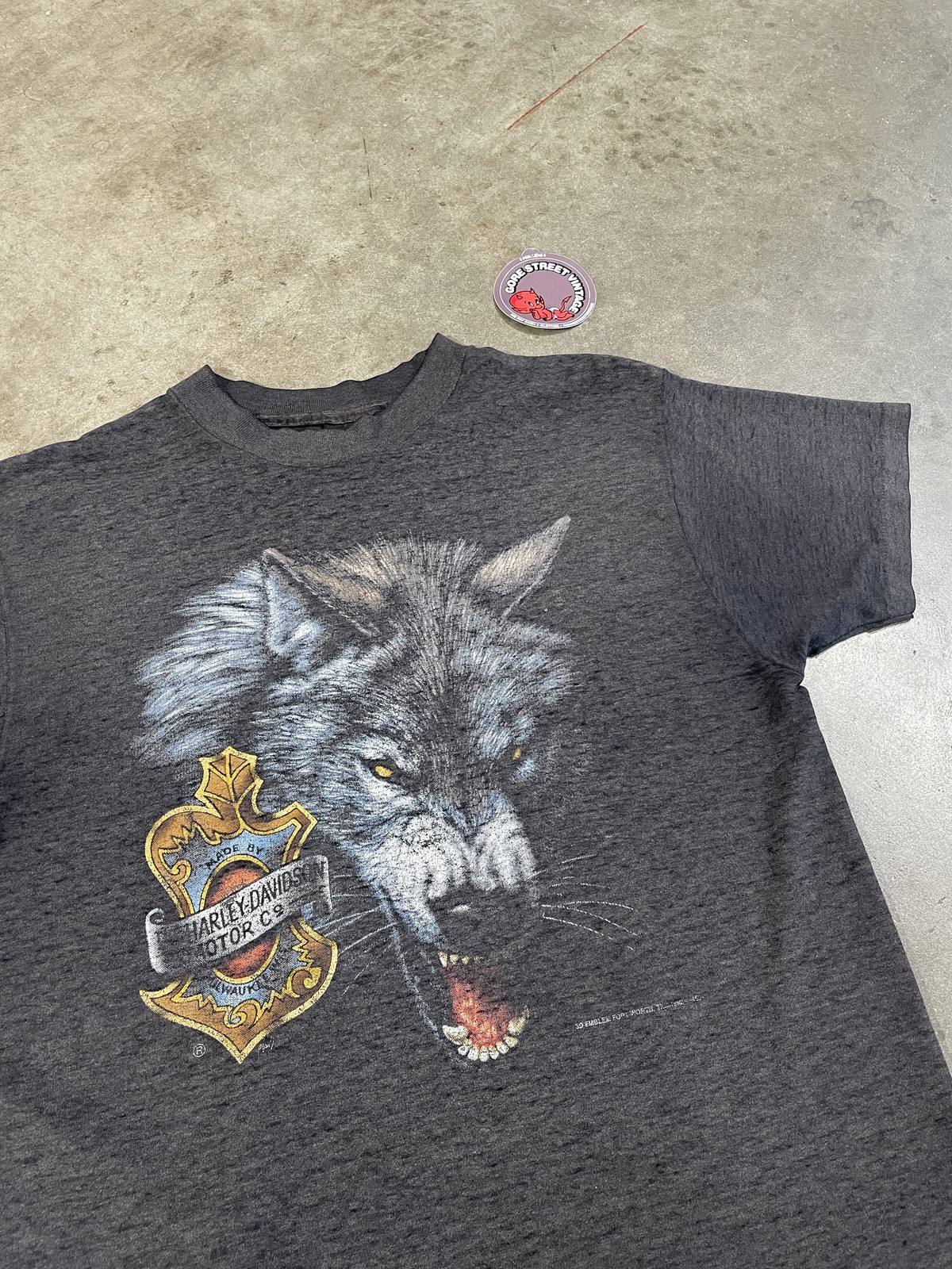 Vintage 90s 3D Emblem Harley faded thrashed distressed 20×28