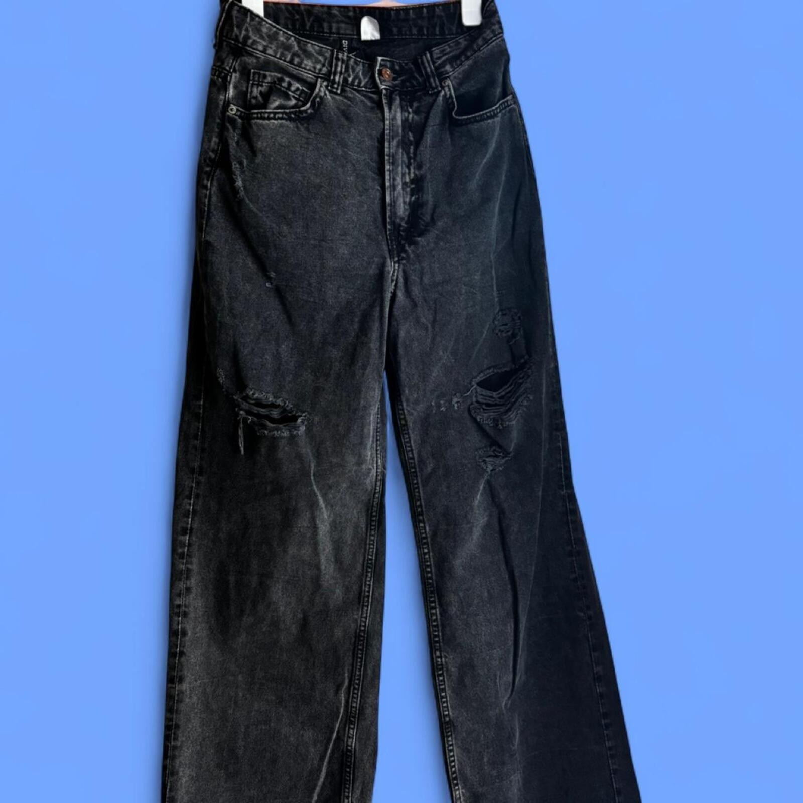 H&M Women’s Black and Grey Jeans